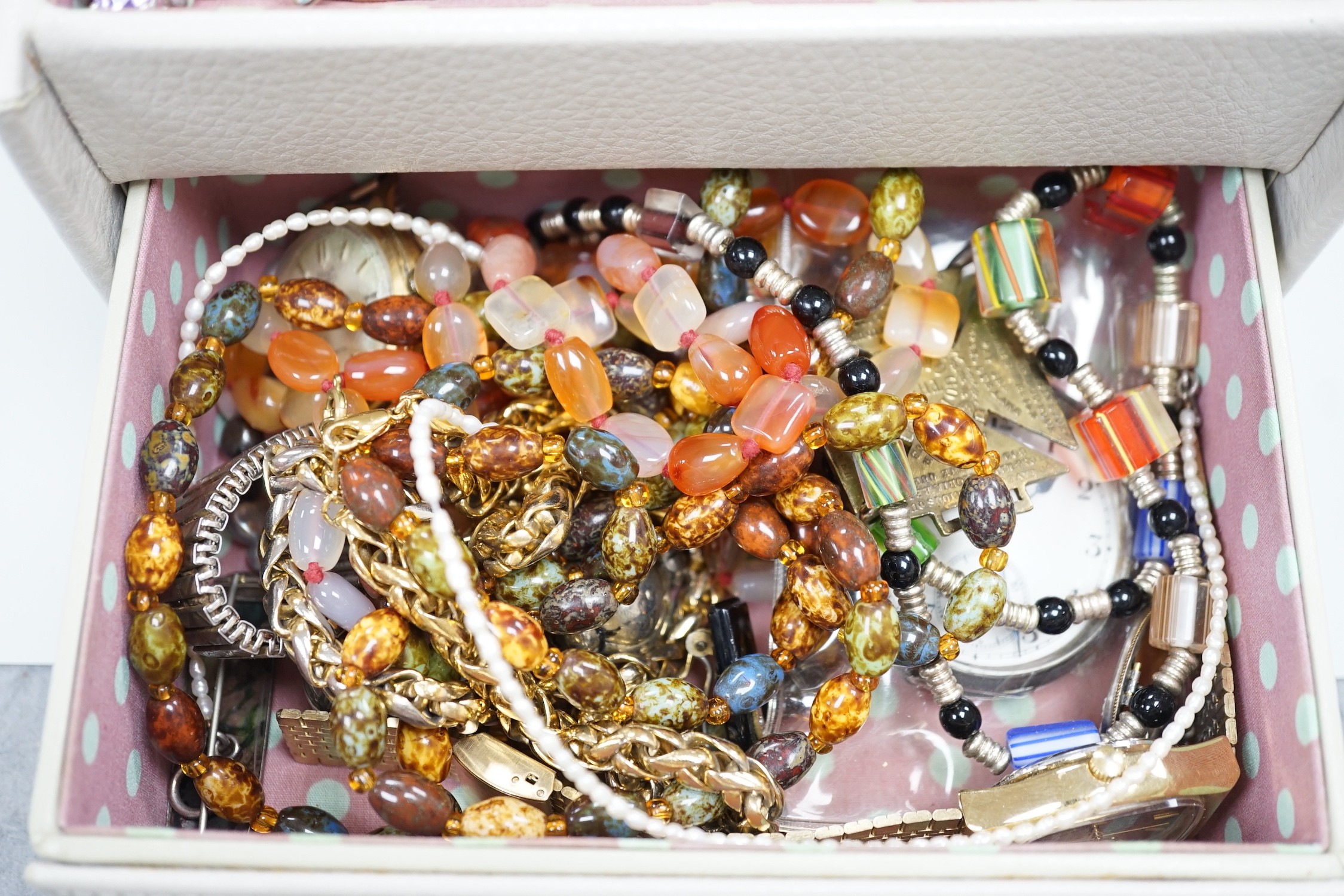 A group of assorted costume jewellery, pocket watches and assorted coins including commemorative. - Image 6 of 6