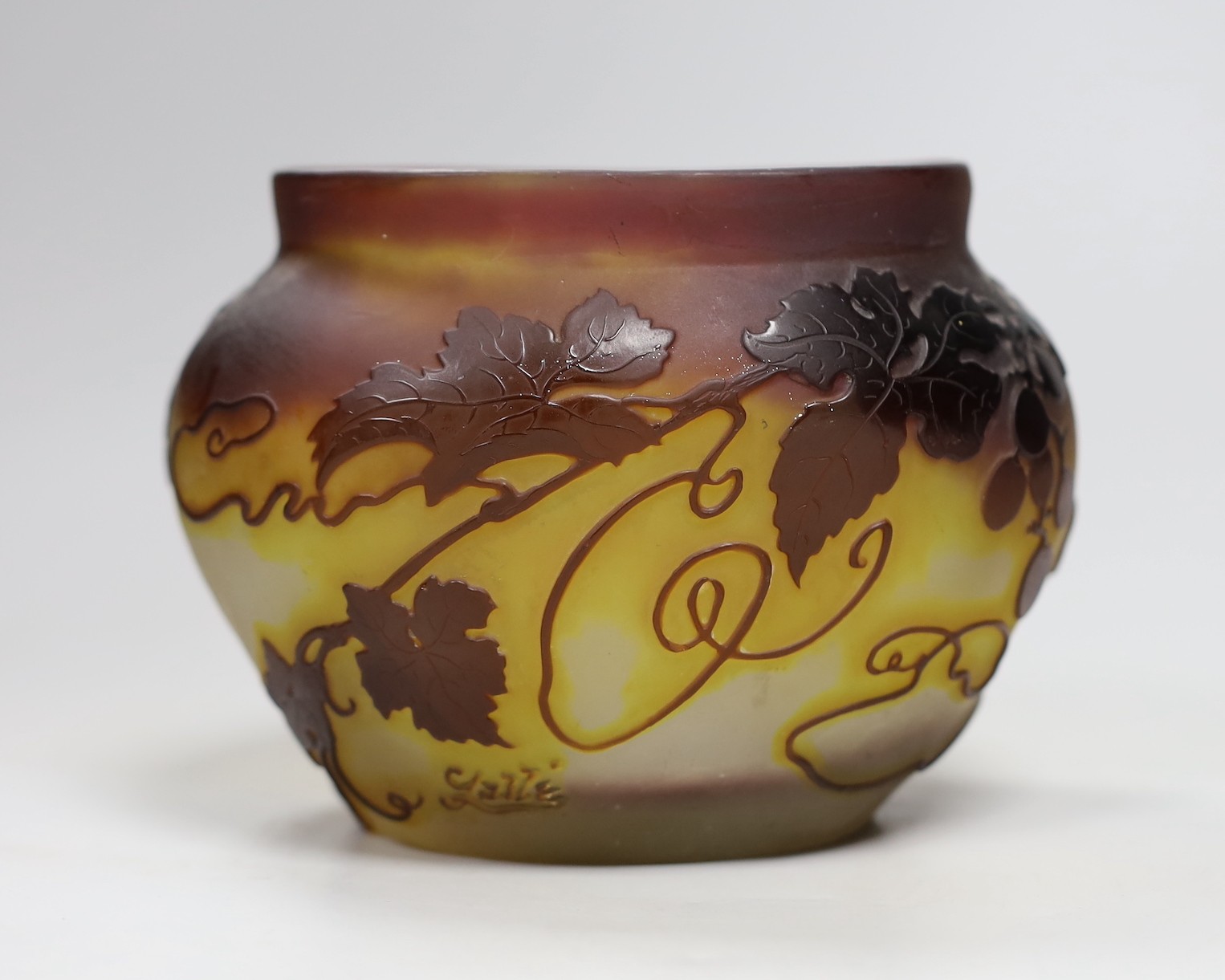 A signed Galle cameo glass vase, c.1910, 11cms high - Image 2 of 5