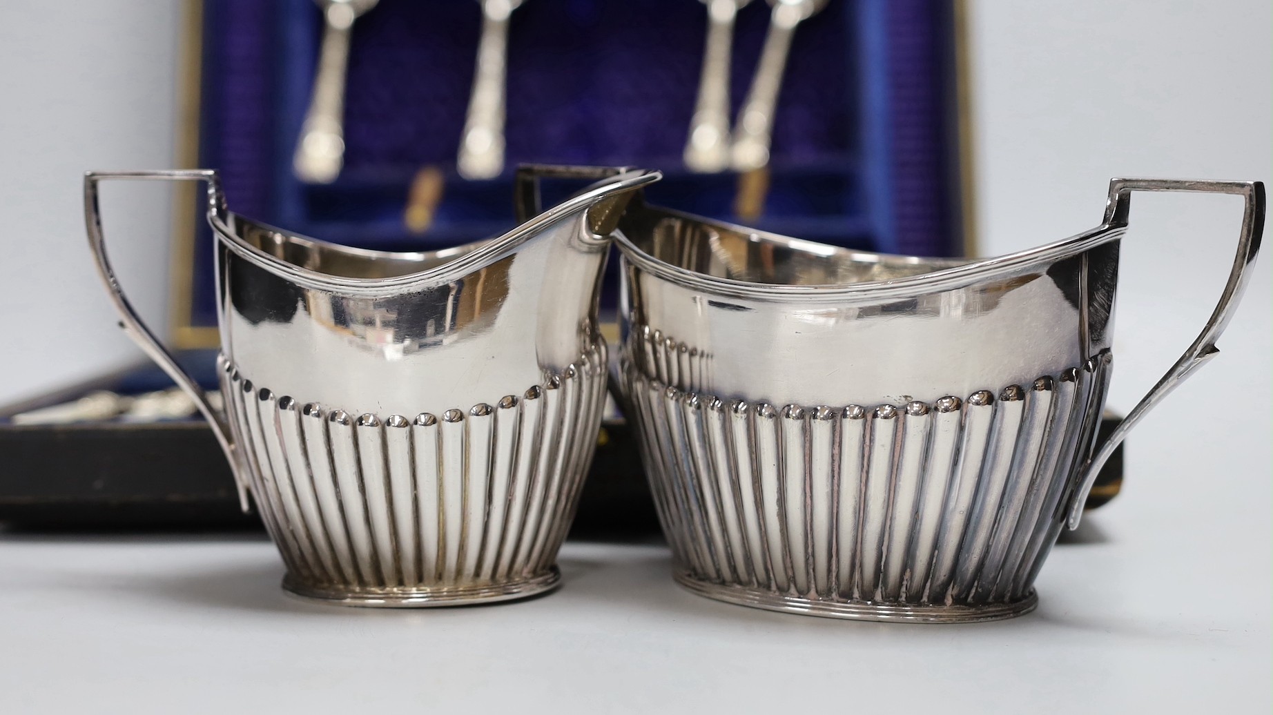 Six pairs of silver plated and engraved dessert knives and forks, with server, mother of pearl - Image 4 of 4