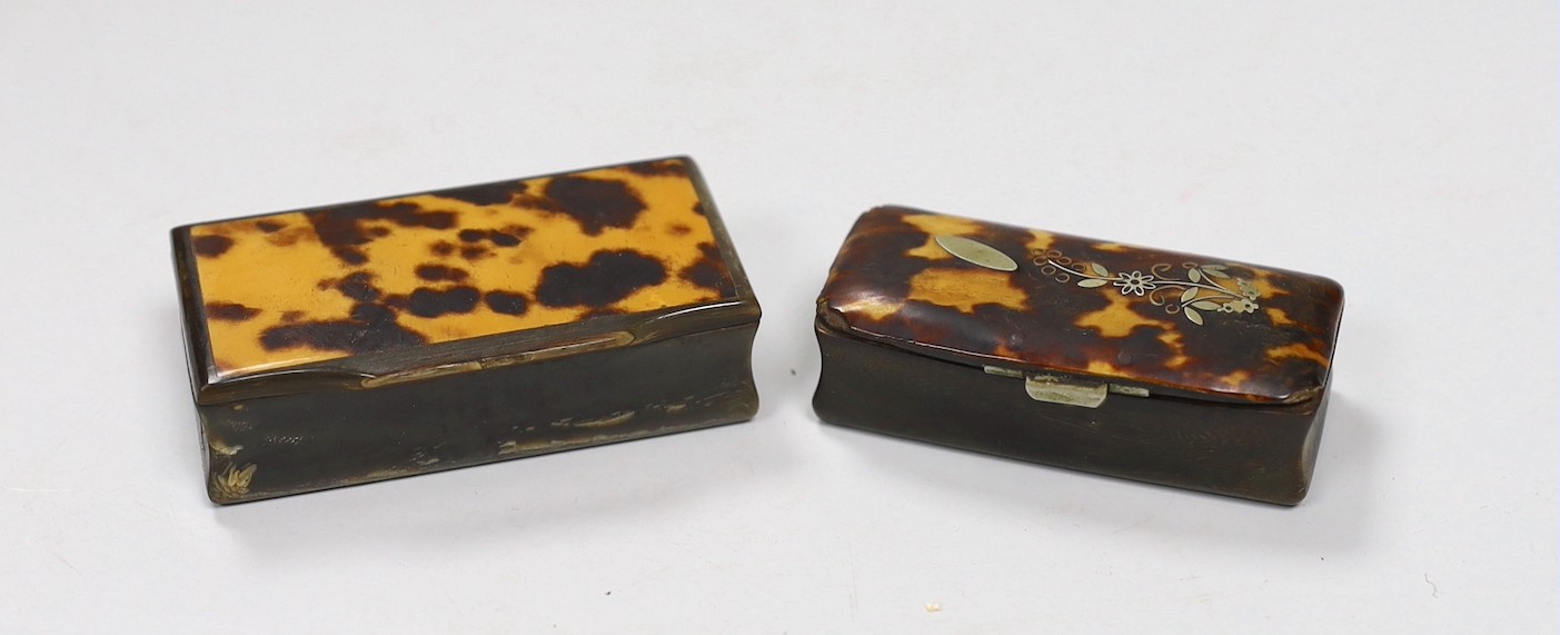 Two 19th century tortoiseshell and horn snuff boxes and three decorative gilt metal monocles - Image 3 of 4