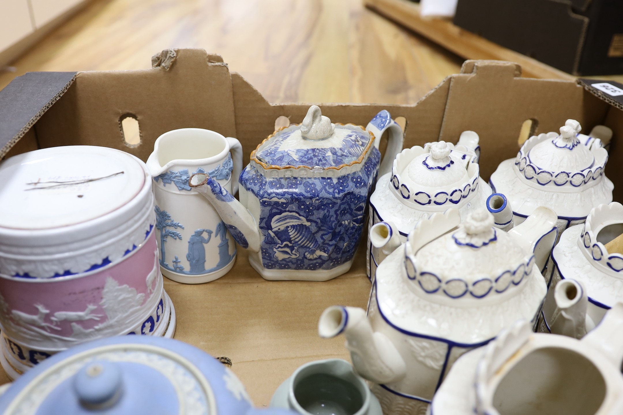 A quantity of various teapots including a pearlware teapot with swan finial, Castleford types, one - Image 4 of 4