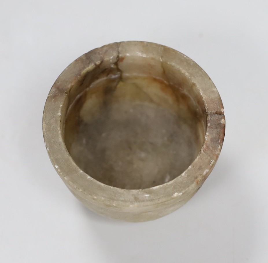 A Chinese jade hairpin, 21cm, a hardstone plaque, and an alabaster bowl - Image 6 of 10