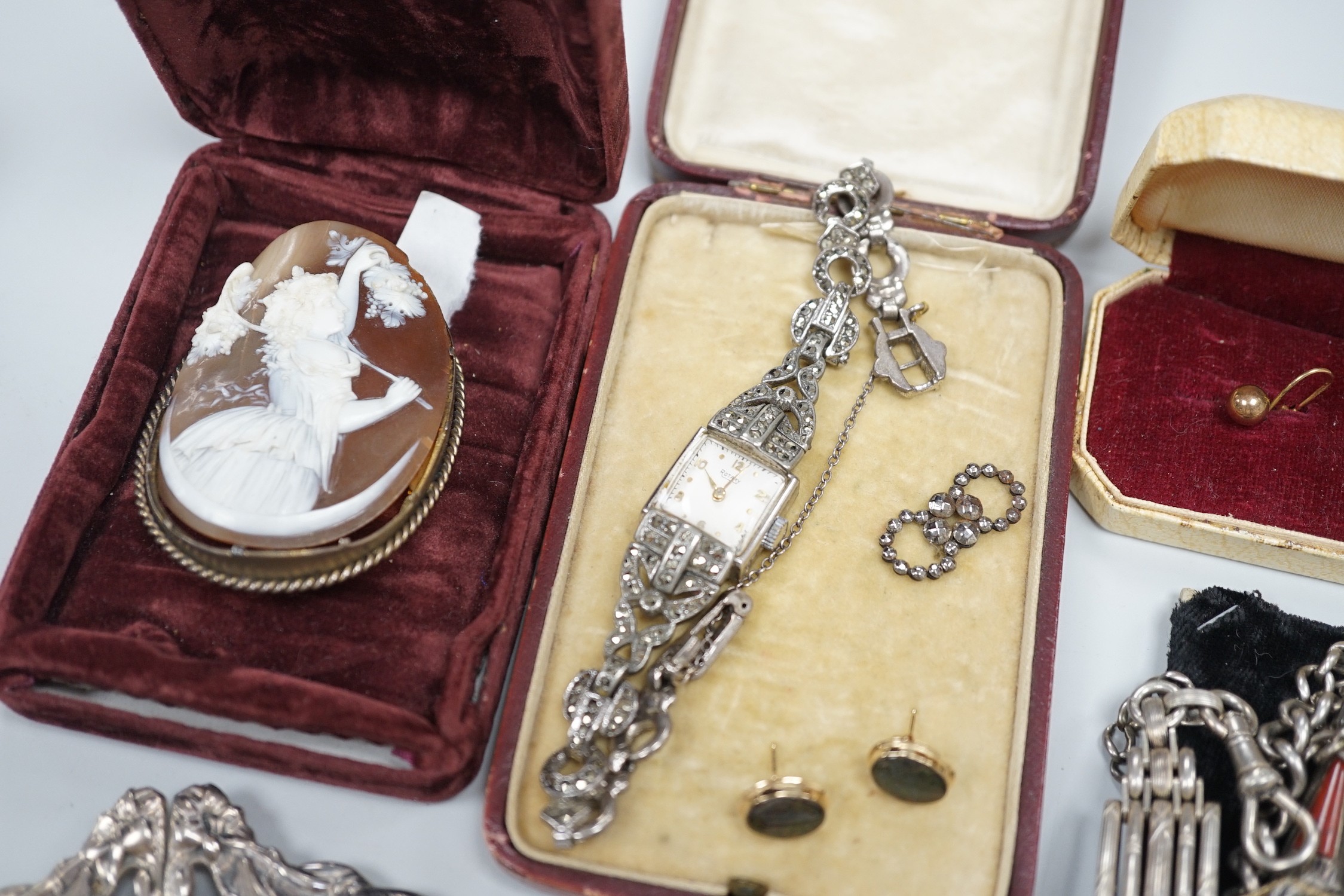 Mixed jewellery, white metal and silver items including Victorian silver twin hearts brooch, 43mm, - Image 6 of 7