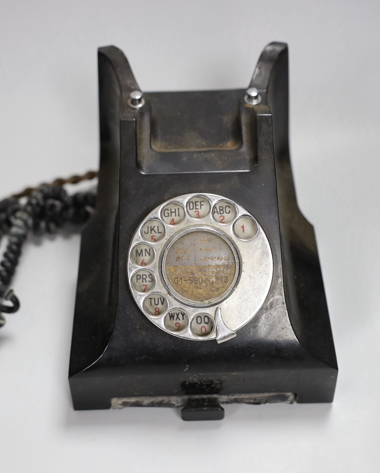 A black Bakelite telephone handset - Image 2 of 3