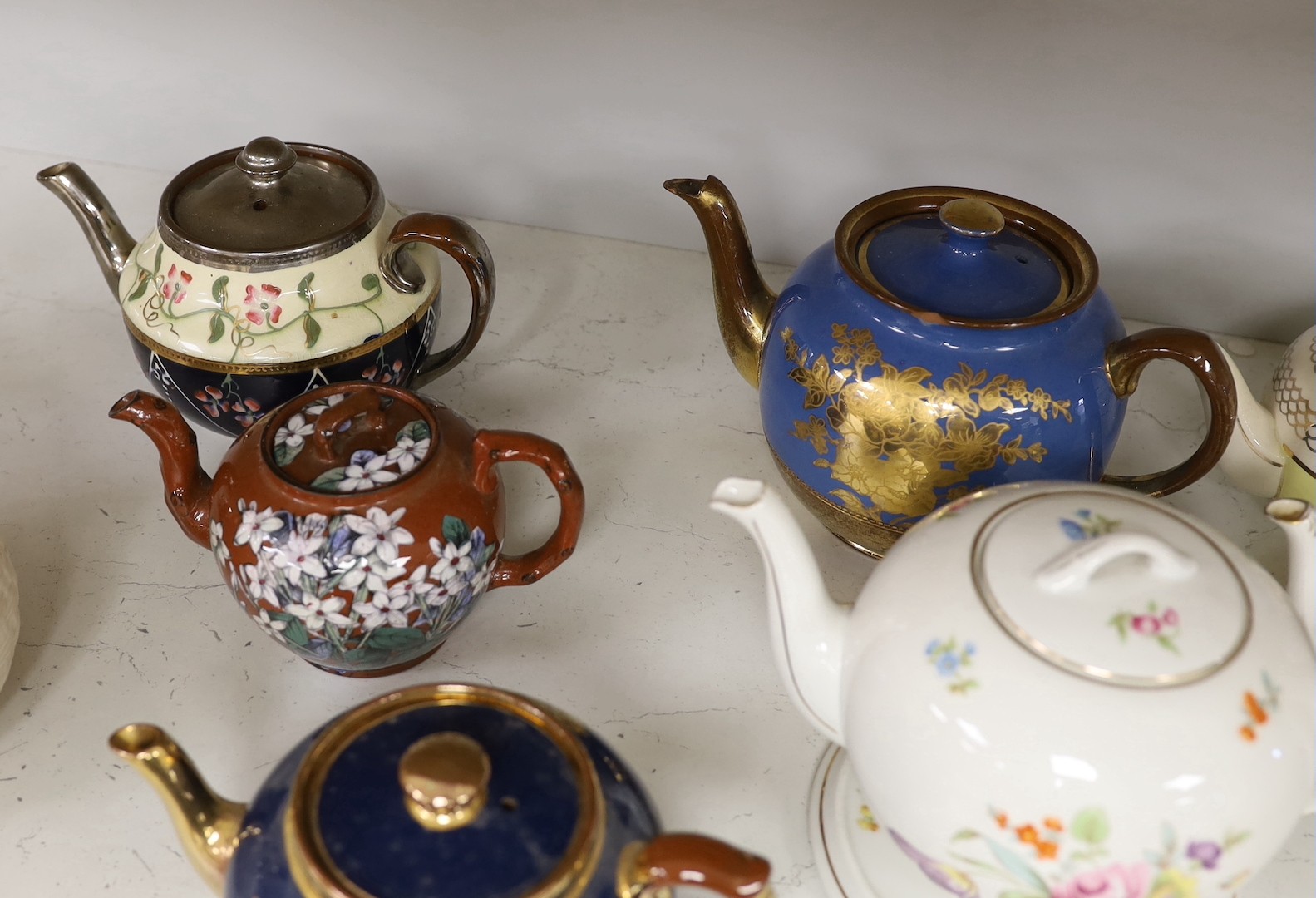 A quantity of various teapots including Belleek, Japanese Satsuma etc. - Image 6 of 6