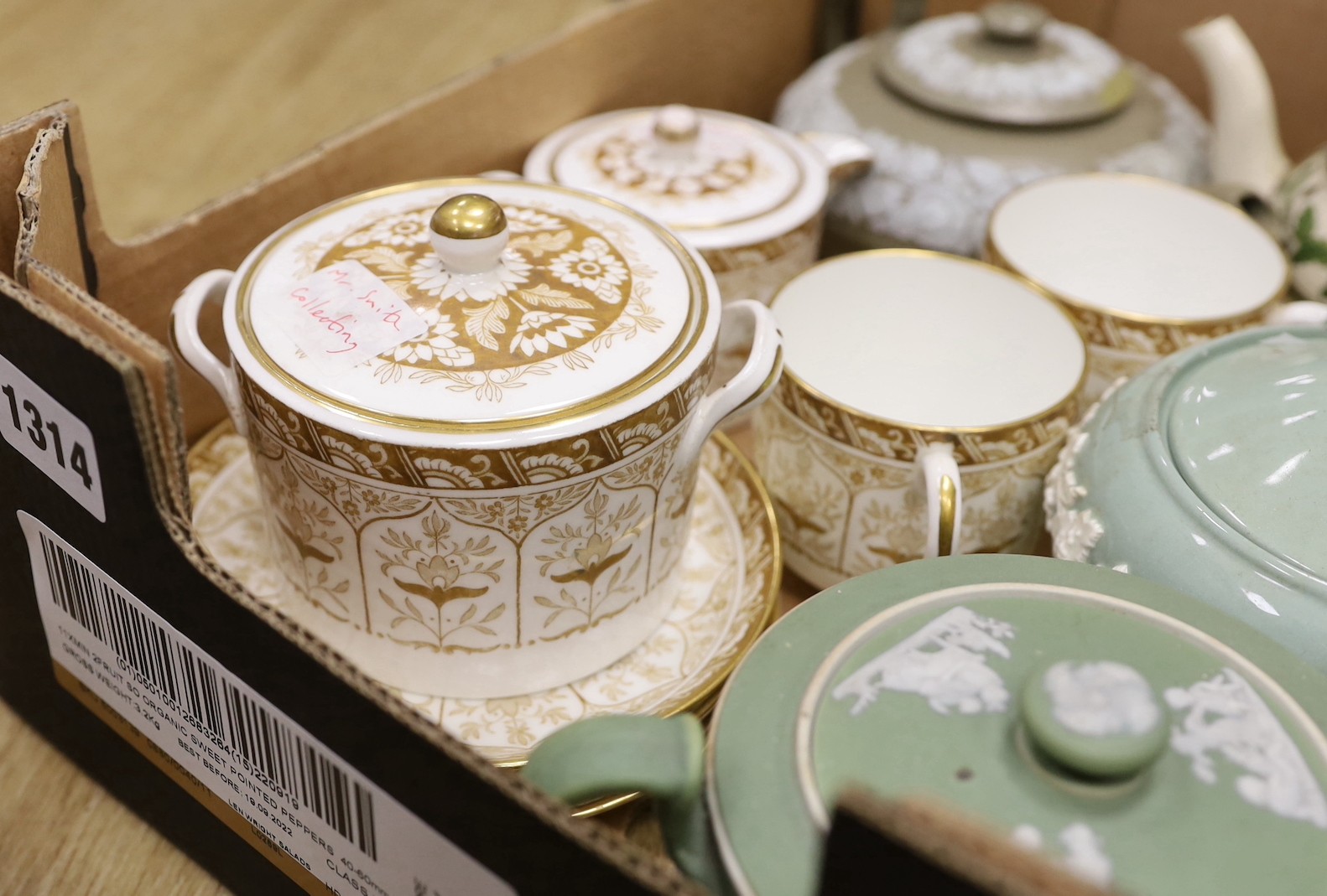 A group of Wedgwood tea wares, a Paris porcelain part tea set, Doulton silicon wares etc., 19th/20th - Image 2 of 6