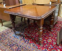 A Victorian mahogany extending dining table, length 192cm extended, width 101cm, height 74cm