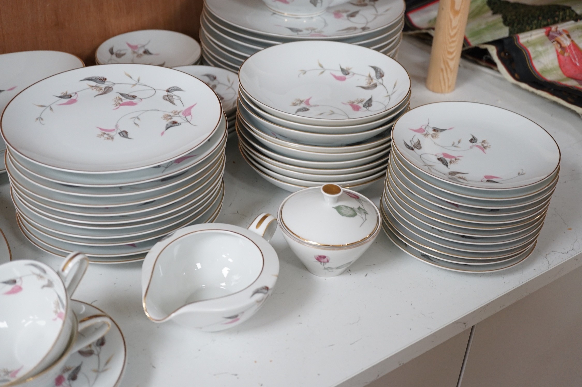 An extensive Noritake Arden pattern dinner and tea service, No. 5063 - Image 3 of 6