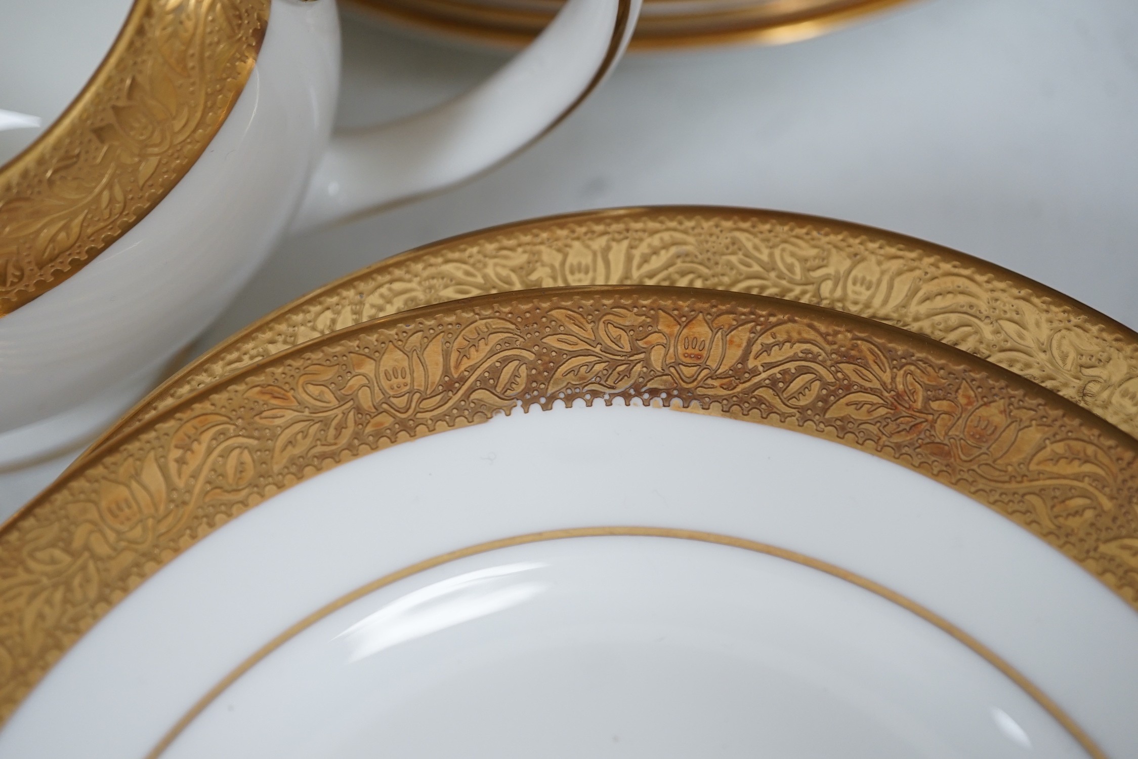 A Wedgwood Ascot pattern dinner service - Image 4 of 6