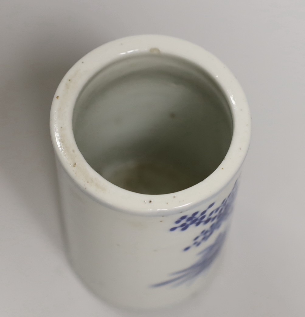 A late 19th/early 20th century Chinese blue and white brushpot, 11.5cm - Image 4 of 5