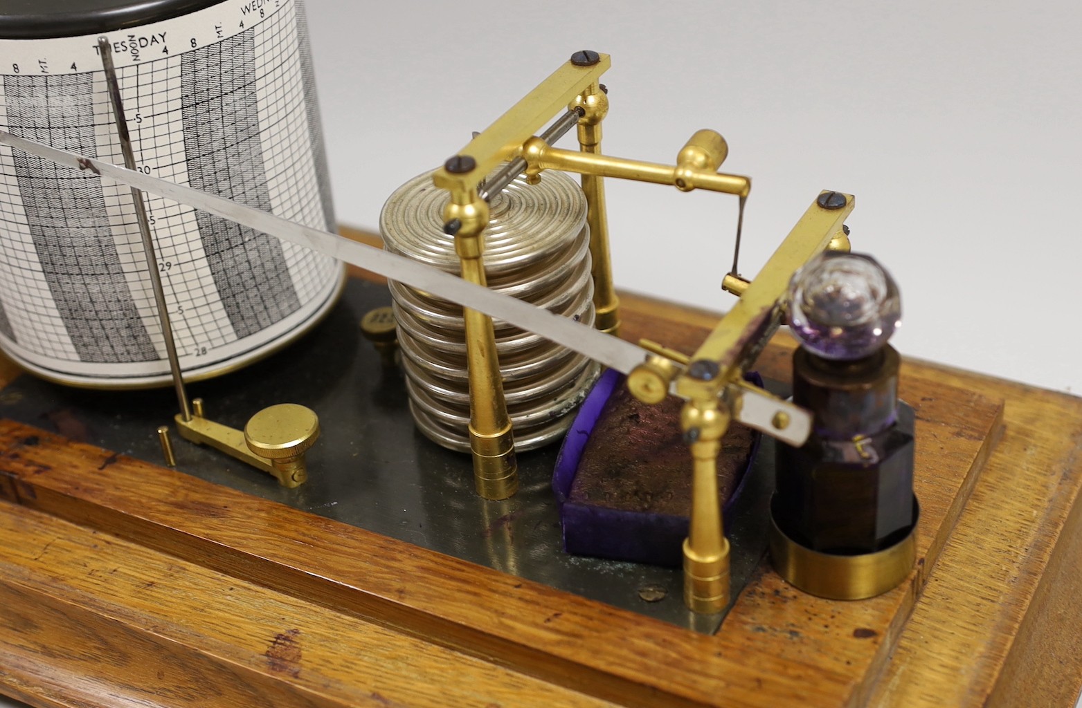 An oak cased barograph - Image 3 of 4