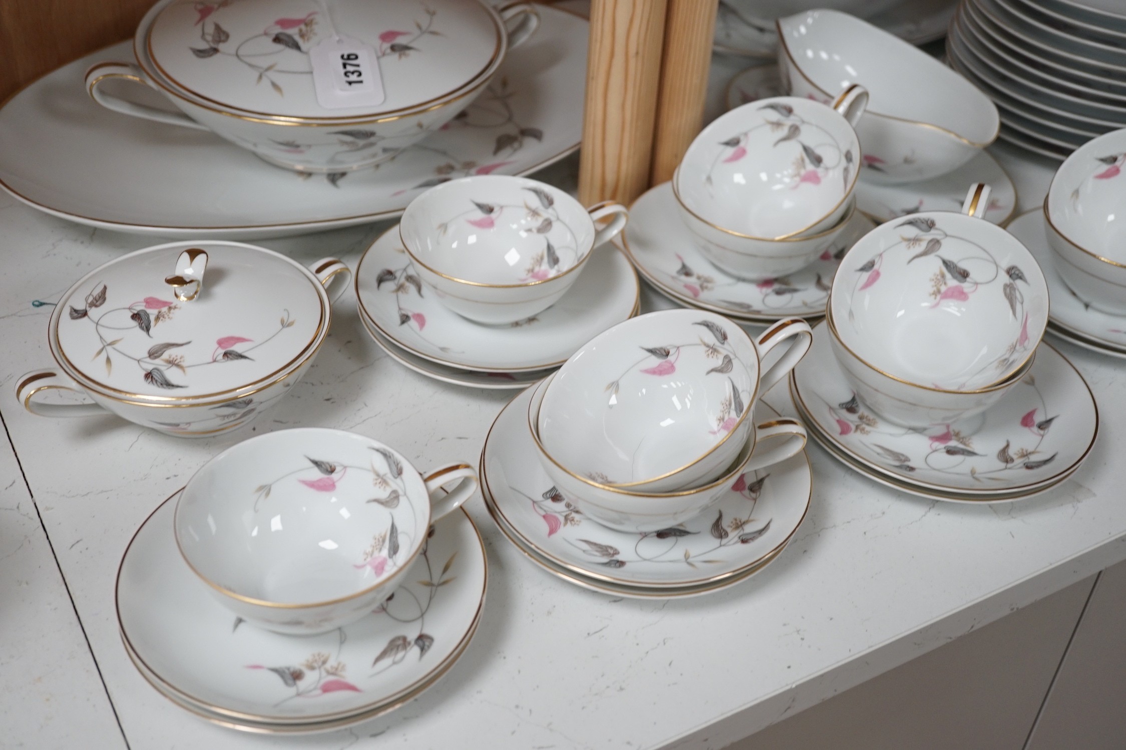 An extensive Noritake Arden pattern dinner and tea service, No. 5063 - Image 2 of 6