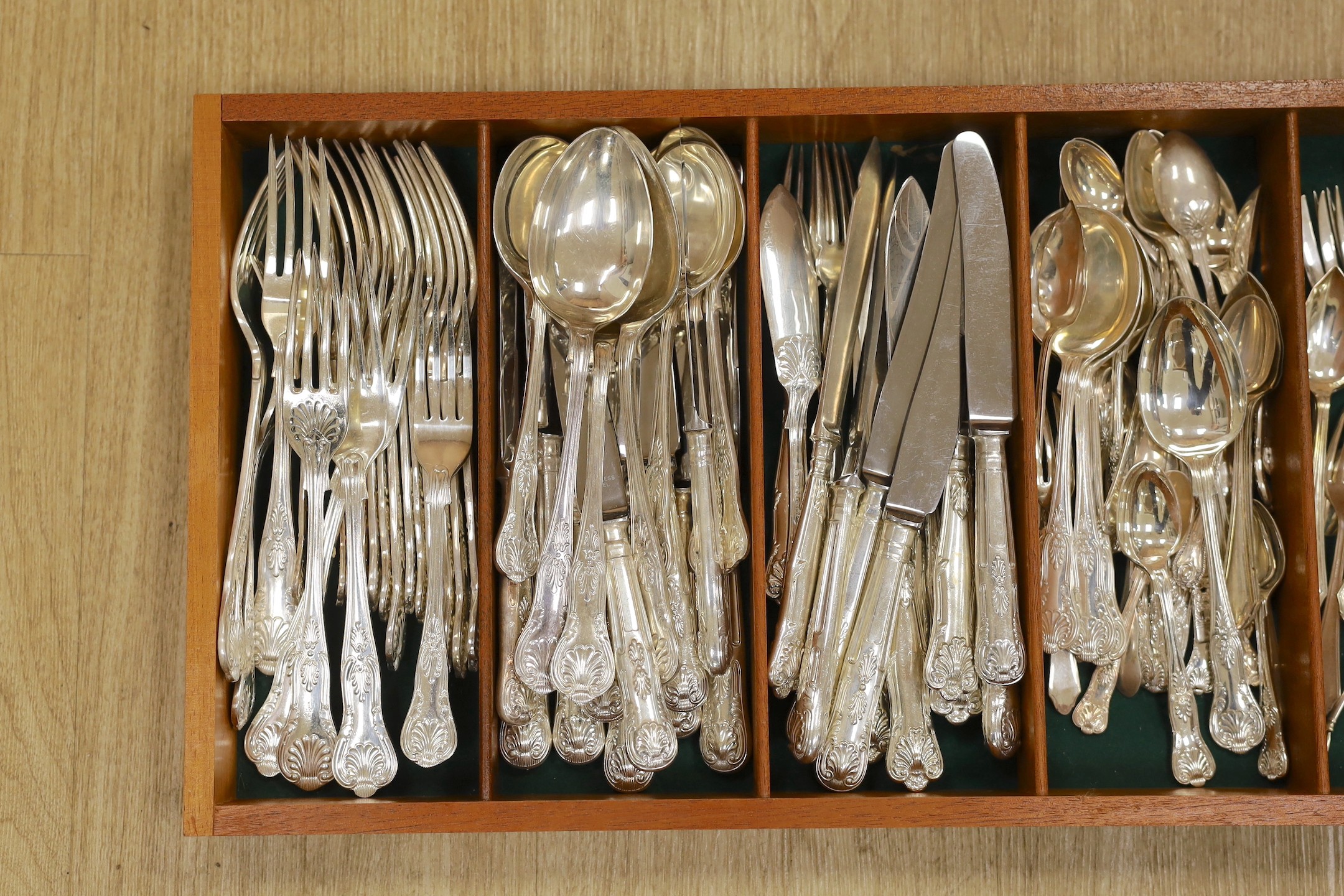 A Kings pattern plated flatware canteen - Image 2 of 3