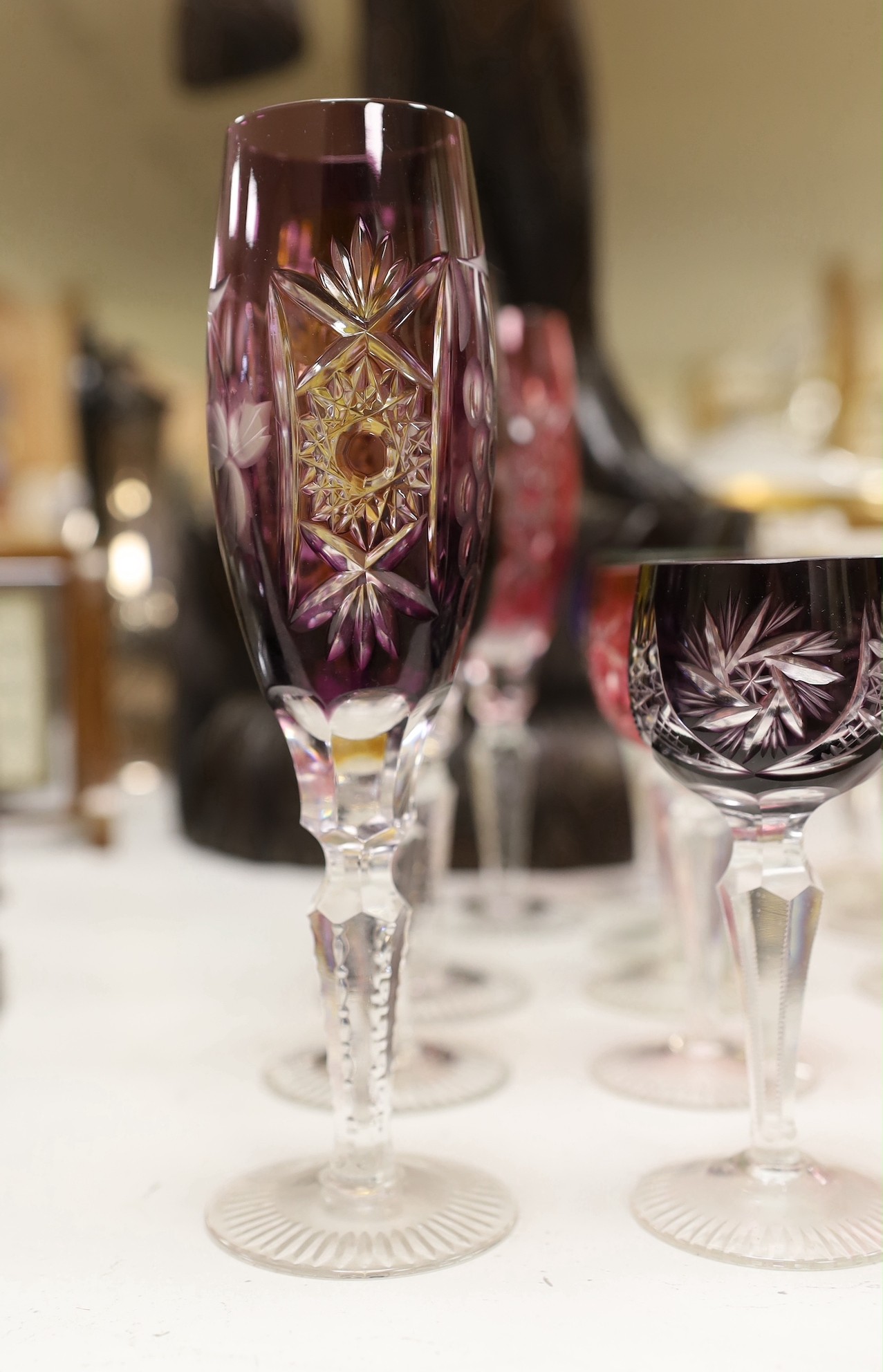 A group of mixed coloured bowl wine glasses - Image 2 of 4