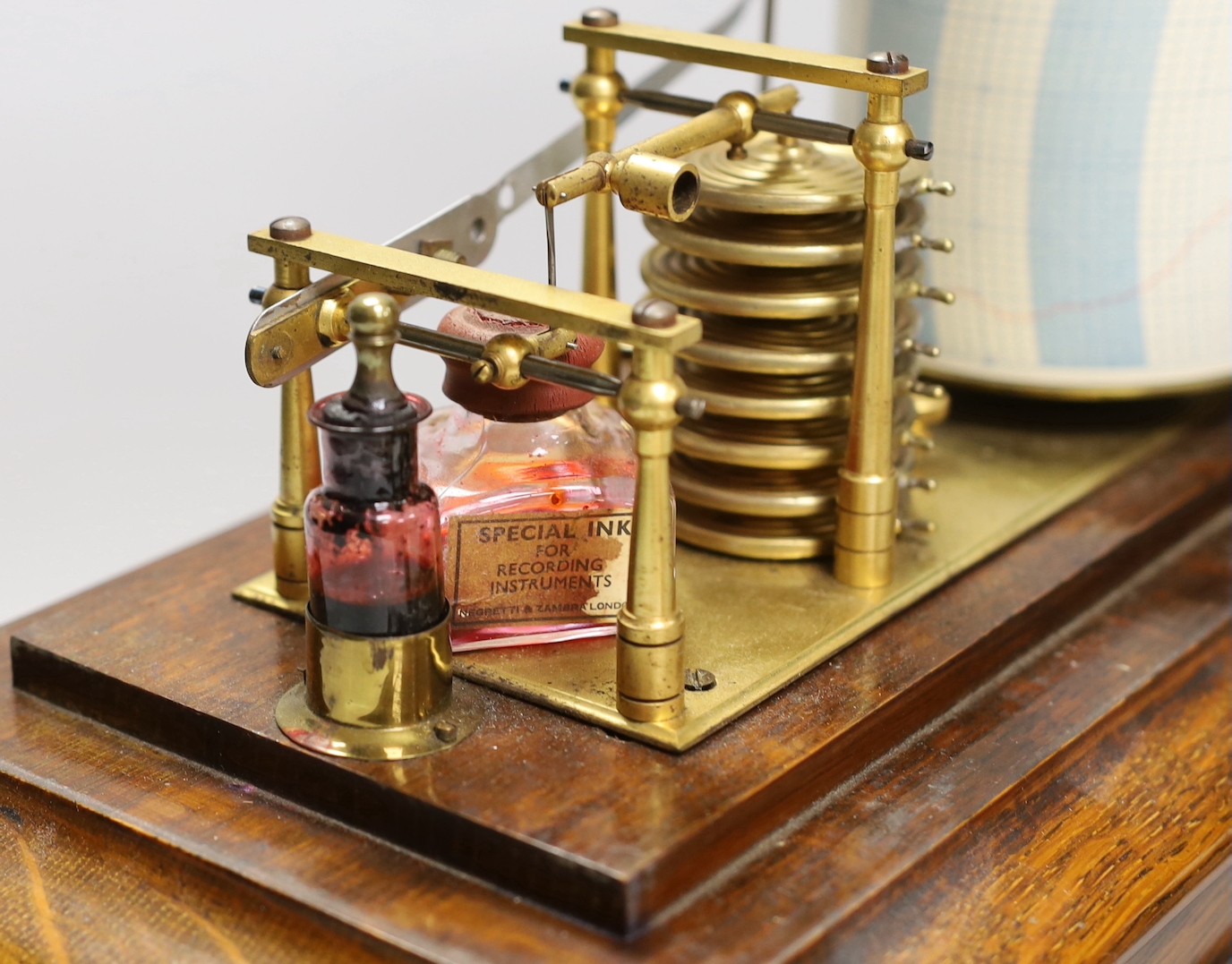 An oak cased barograph, 37cm wide - Image 3 of 3