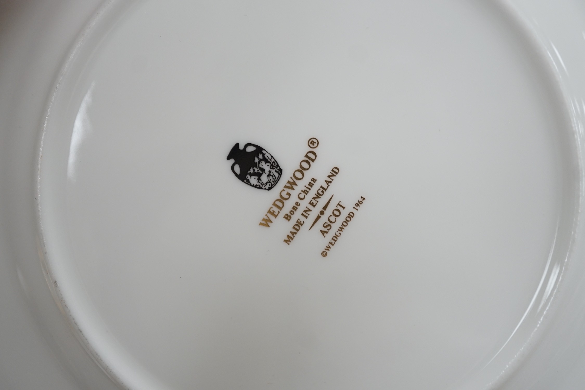 A Wedgwood Ascot pattern dinner service - Image 5 of 6