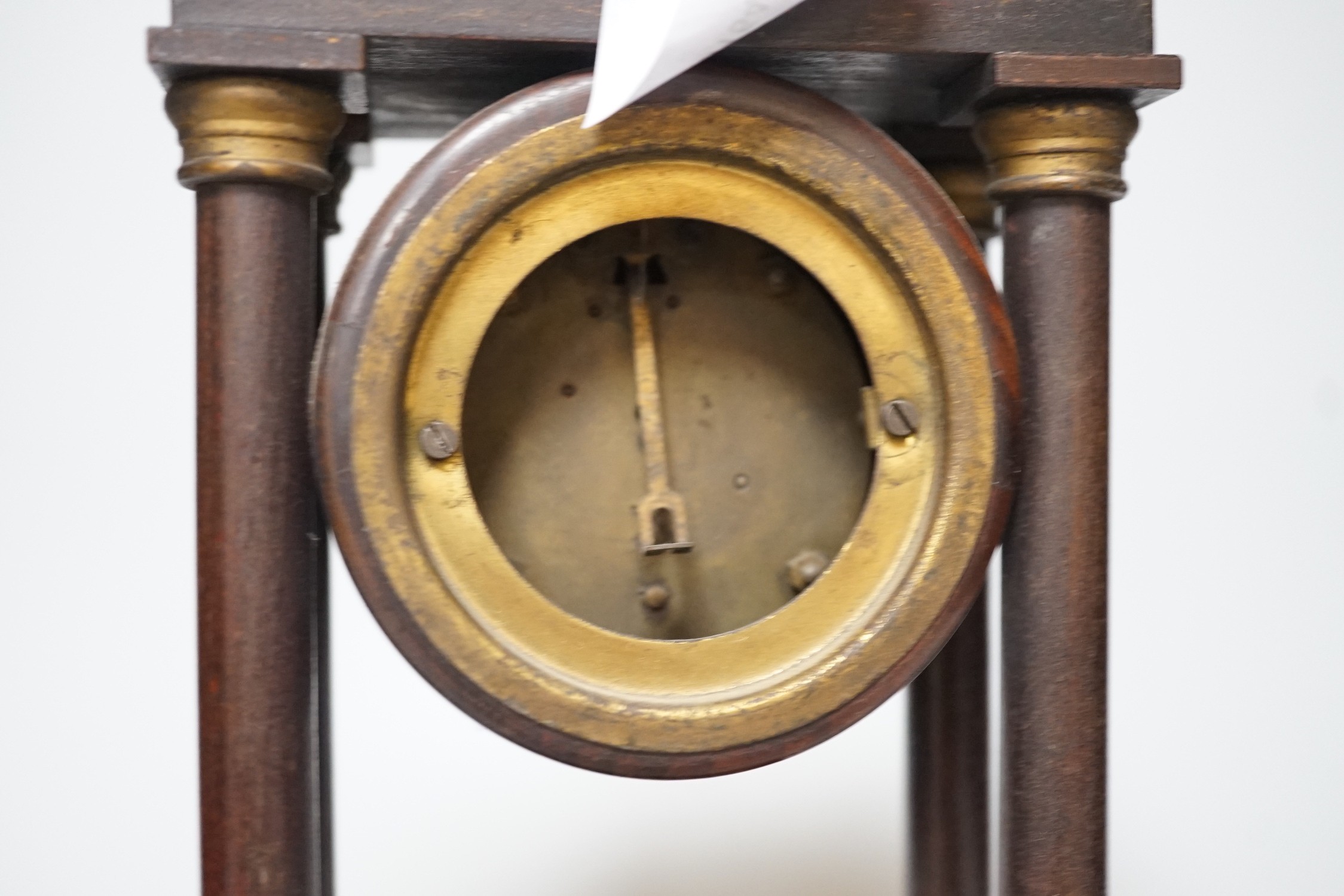 An Edwardian Portico-type mantel clock, 27cms high - Image 5 of 5