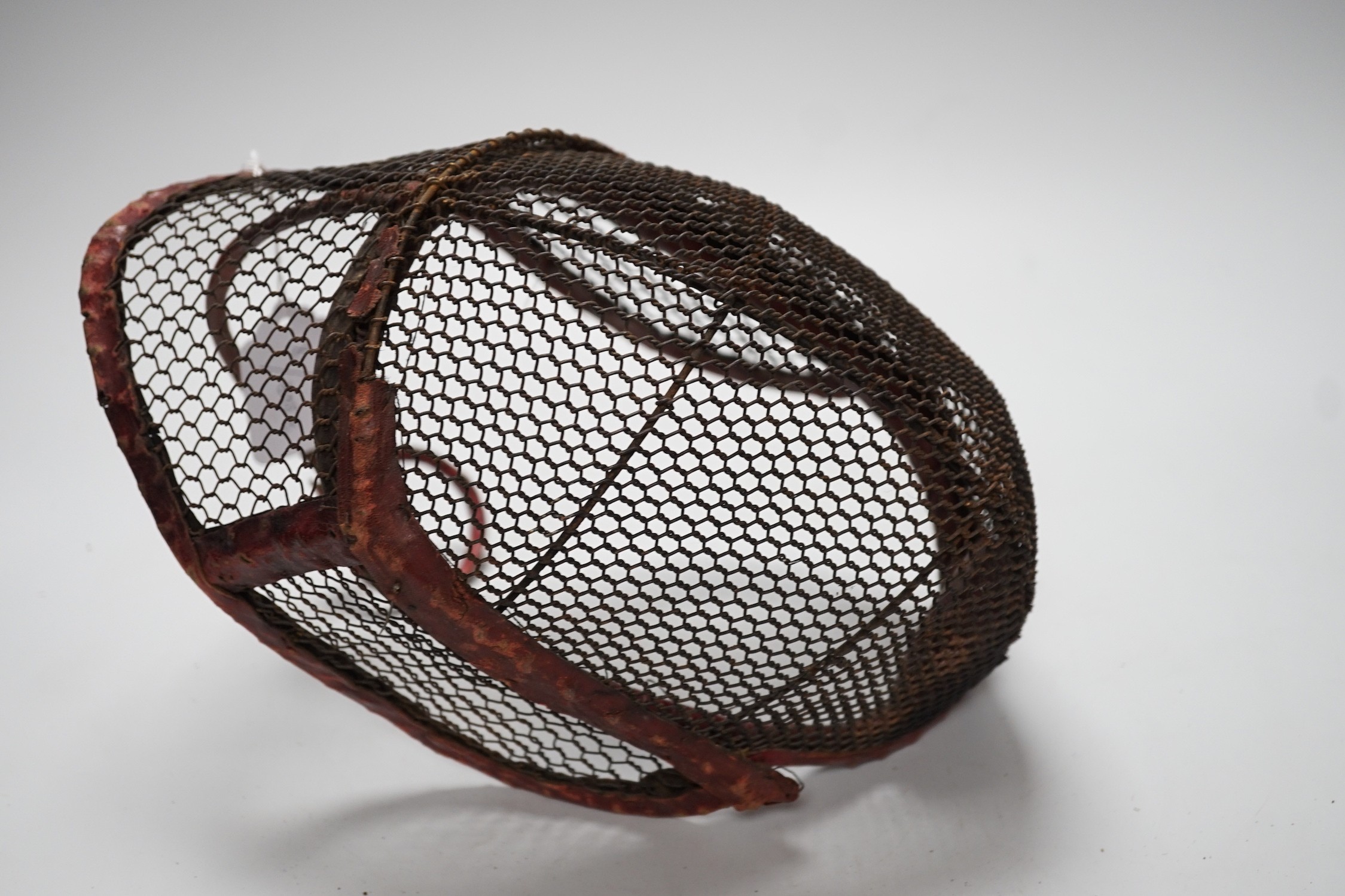 A fencing face mask, 30cms wide - Image 2 of 3
