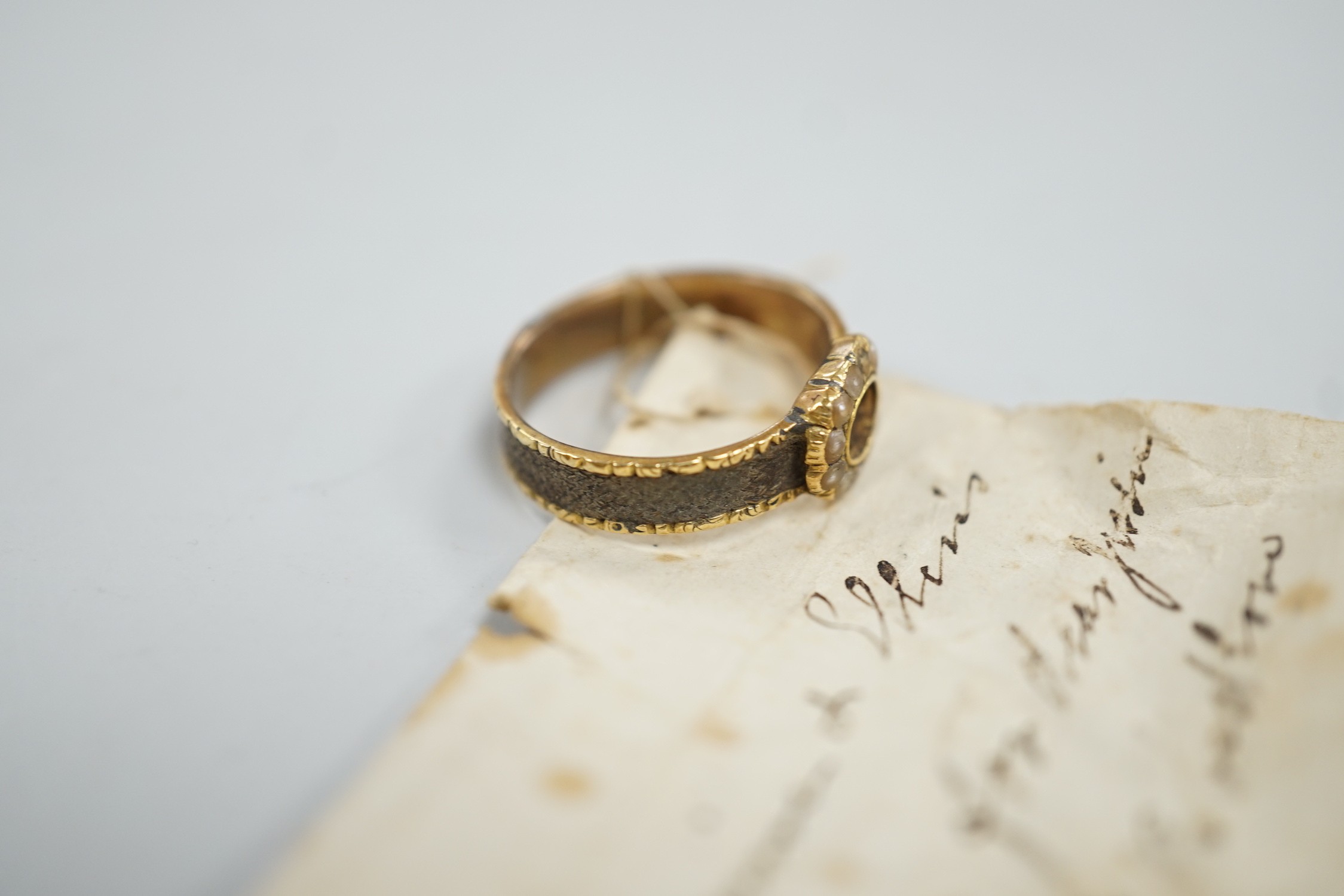 A 19th century yellow metal, split pearl and plaited hair set mourning ring, size O, gross weight - Image 4 of 6