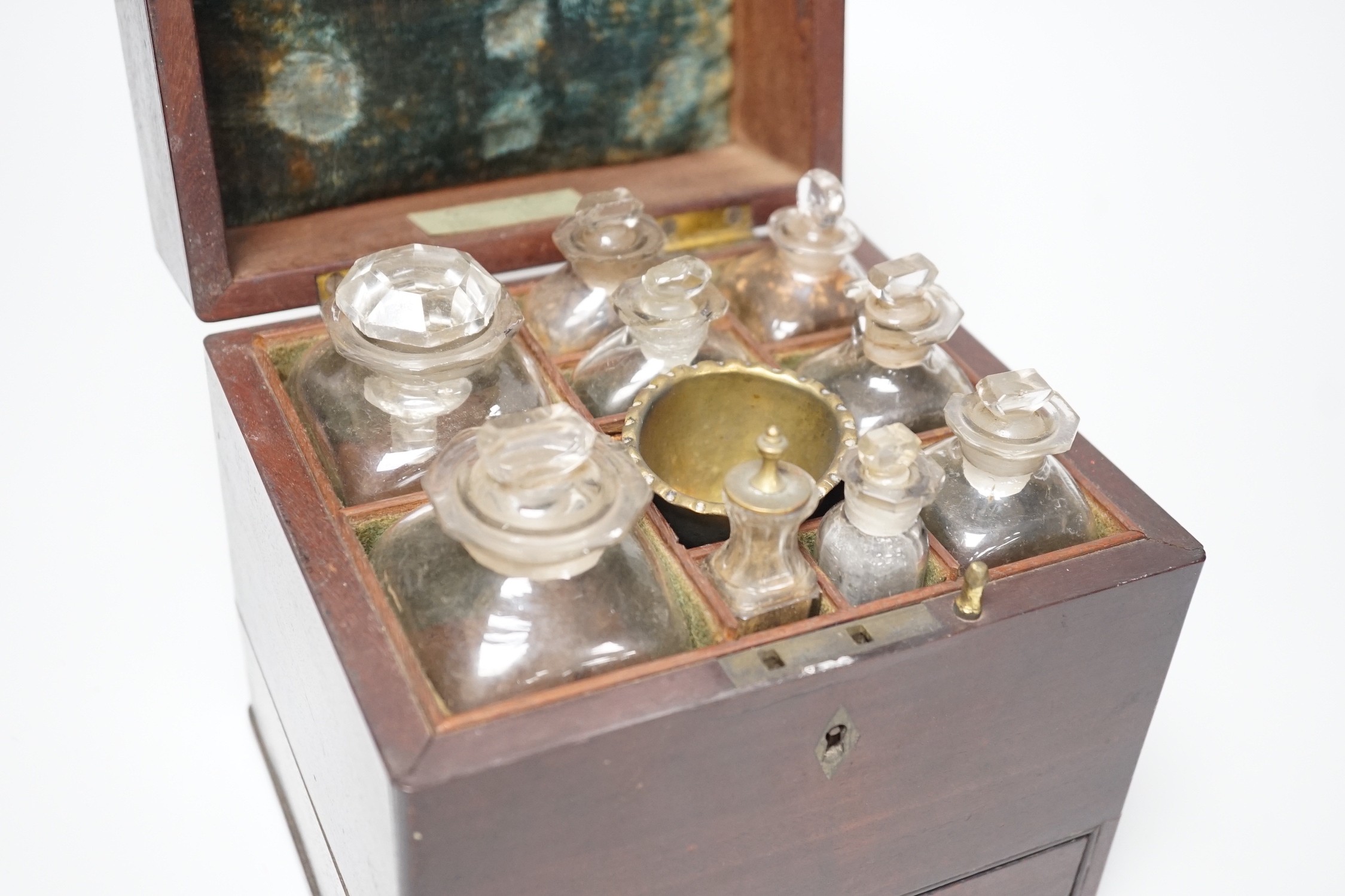 A George III mahogany cased travelling apothecary set with glass flasks, 19cm high - Image 2 of 4