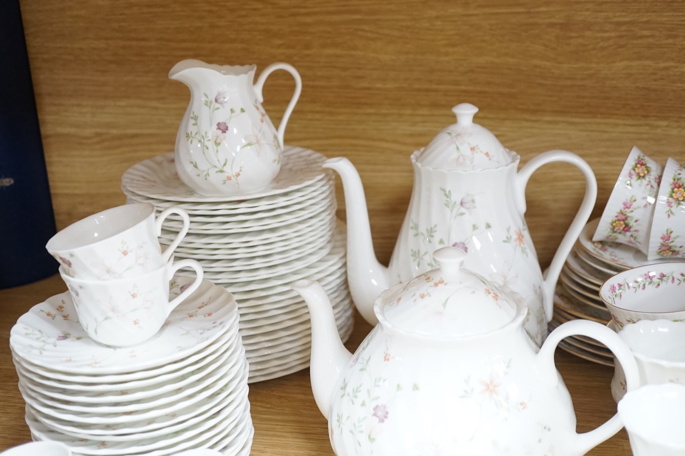 A Wedgwood Campion-pattern part breakfast service, and a Caprice Elizabethan teaset - Image 7 of 8