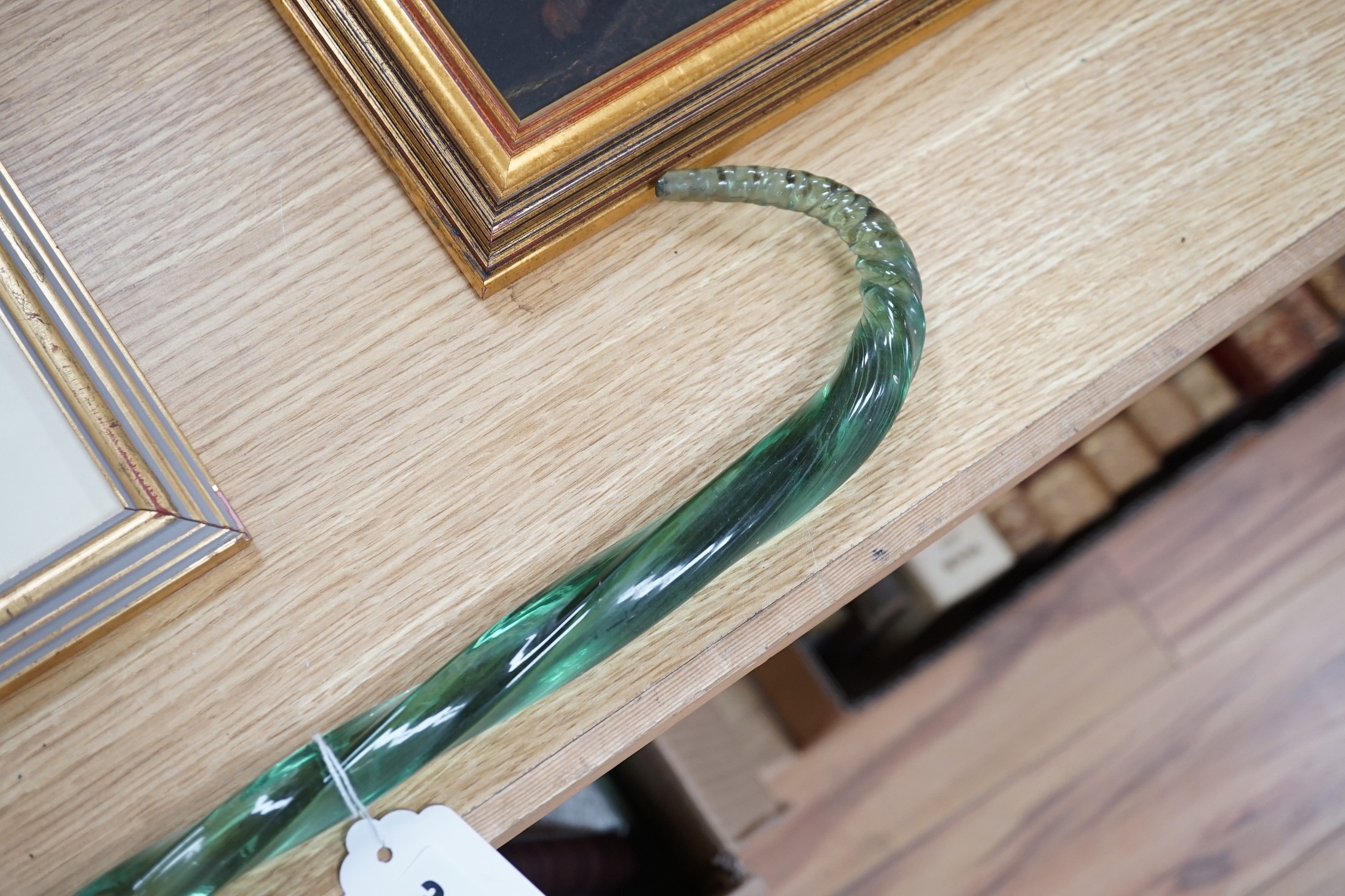 A Victorian green glass walking stick, 107cm - Image 6 of 6