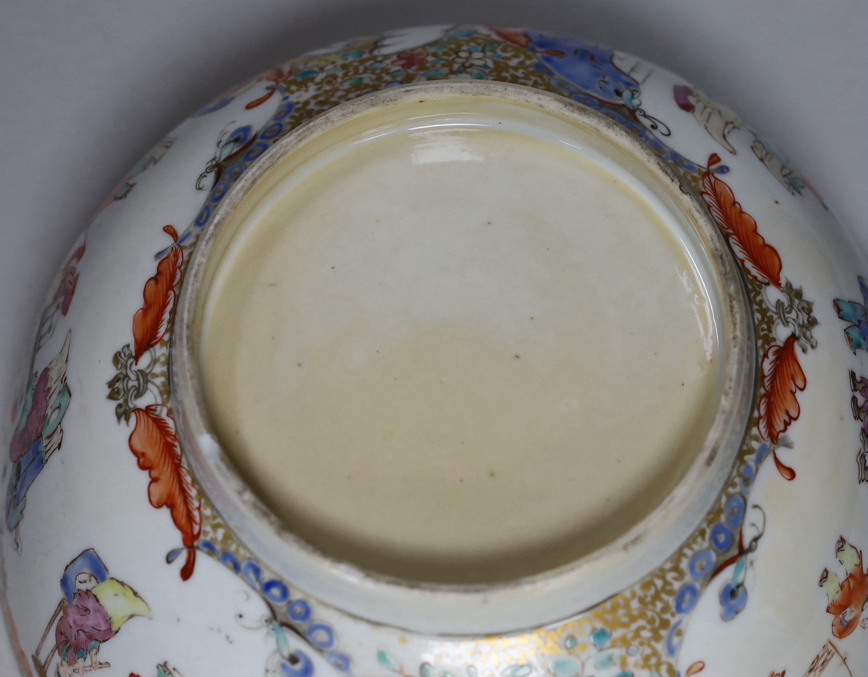 A Chinese famille rose ‘Mandarin’ bowl, Qianlong period, 26cm diameter - Image 6 of 6