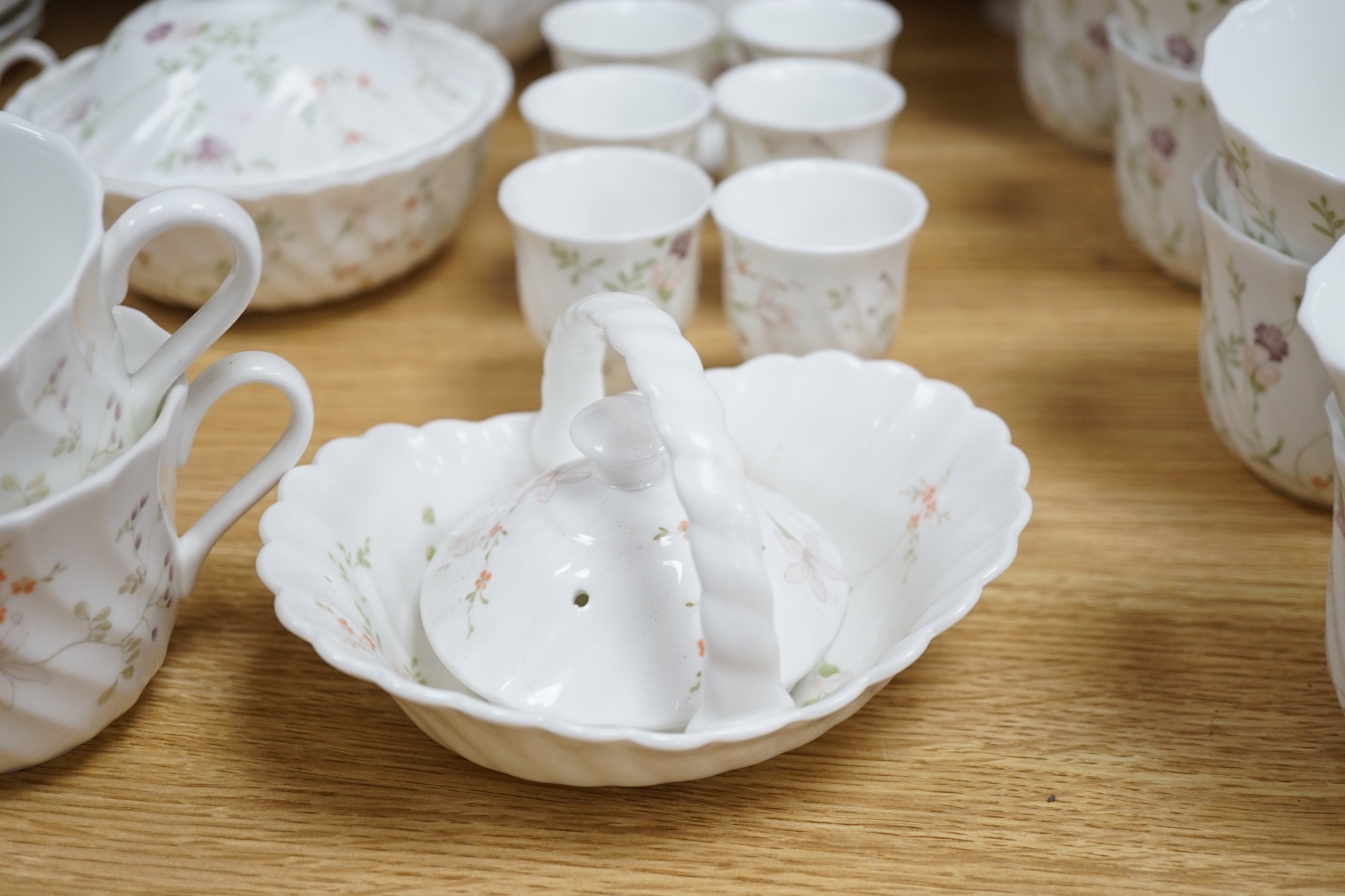 A Wedgwood Campion-pattern part breakfast service, and a Caprice Elizabethan teaset - Image 4 of 8