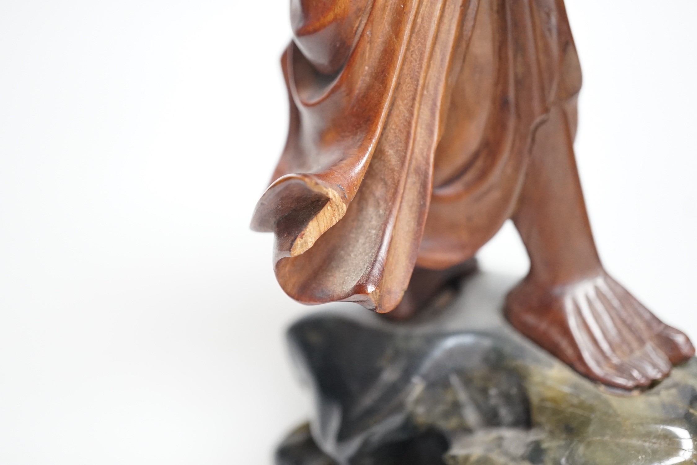 An early 20th century Chinese root carving of an immortal, on soapstone base, 36cm tall - Image 5 of 6