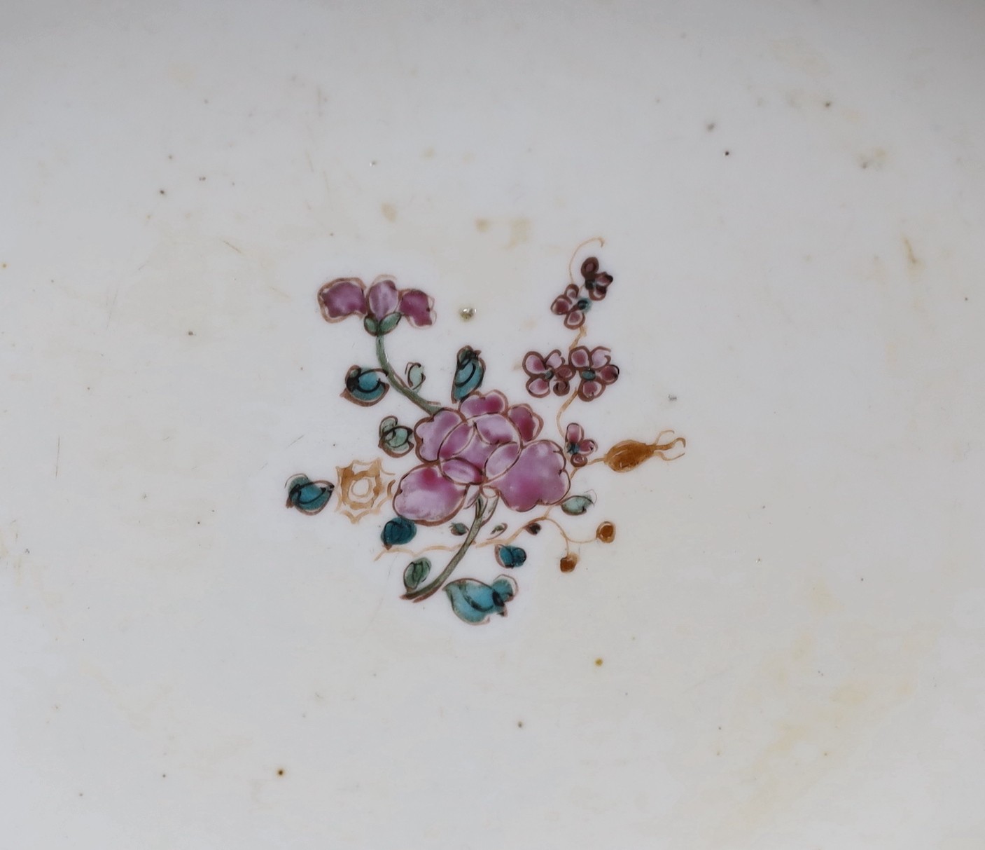 A Chinese famille rose ‘Mandarin’ bowl, Qianlong period, 26cm diameter - Image 5 of 6