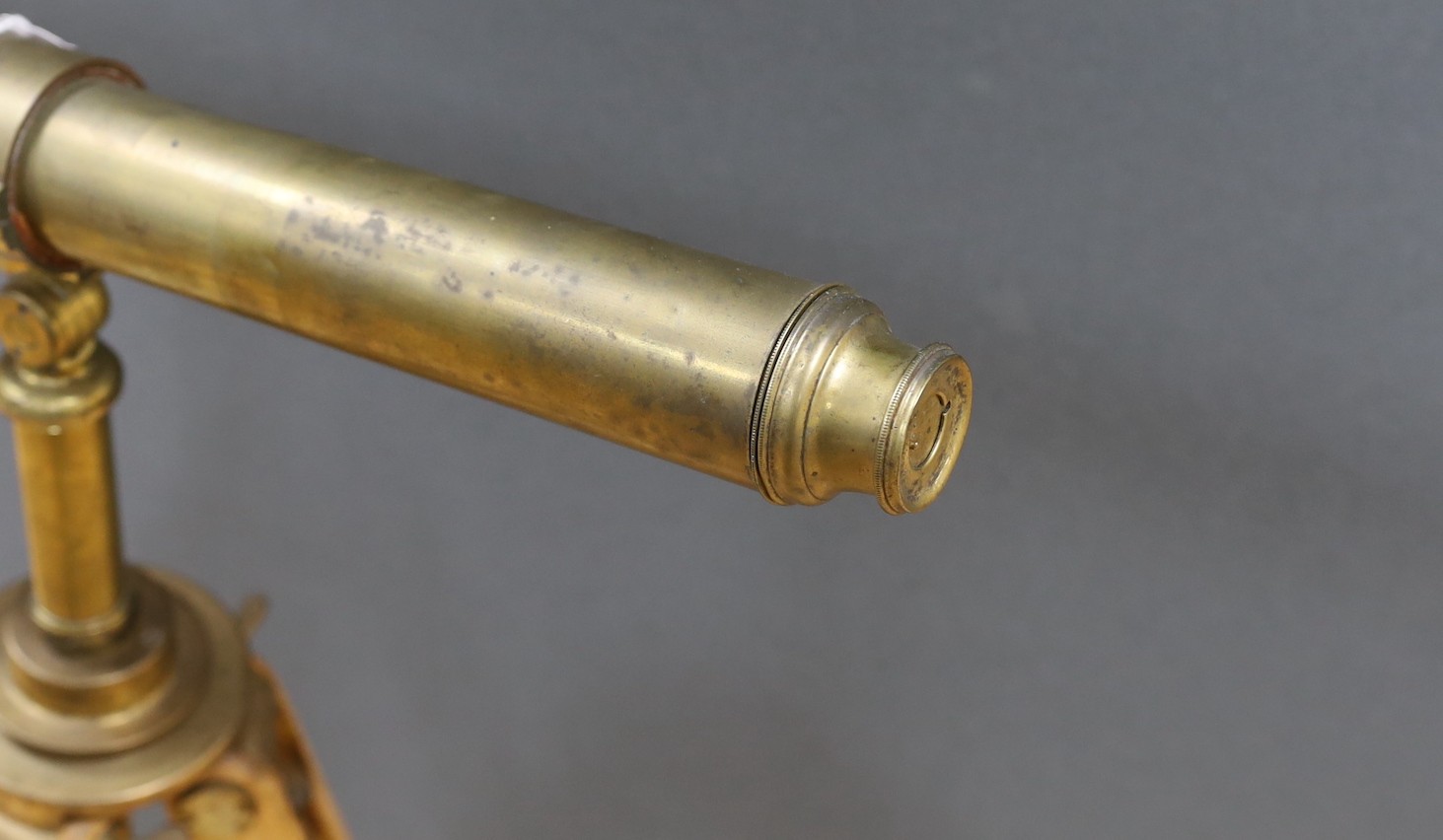 An Edwardian telescope on tripod, marked Cawdell, Luton, 107cm high - Image 2 of 4