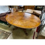 A Victorian oval walnut loo table, length 150cm, width 106cm, height 74cm