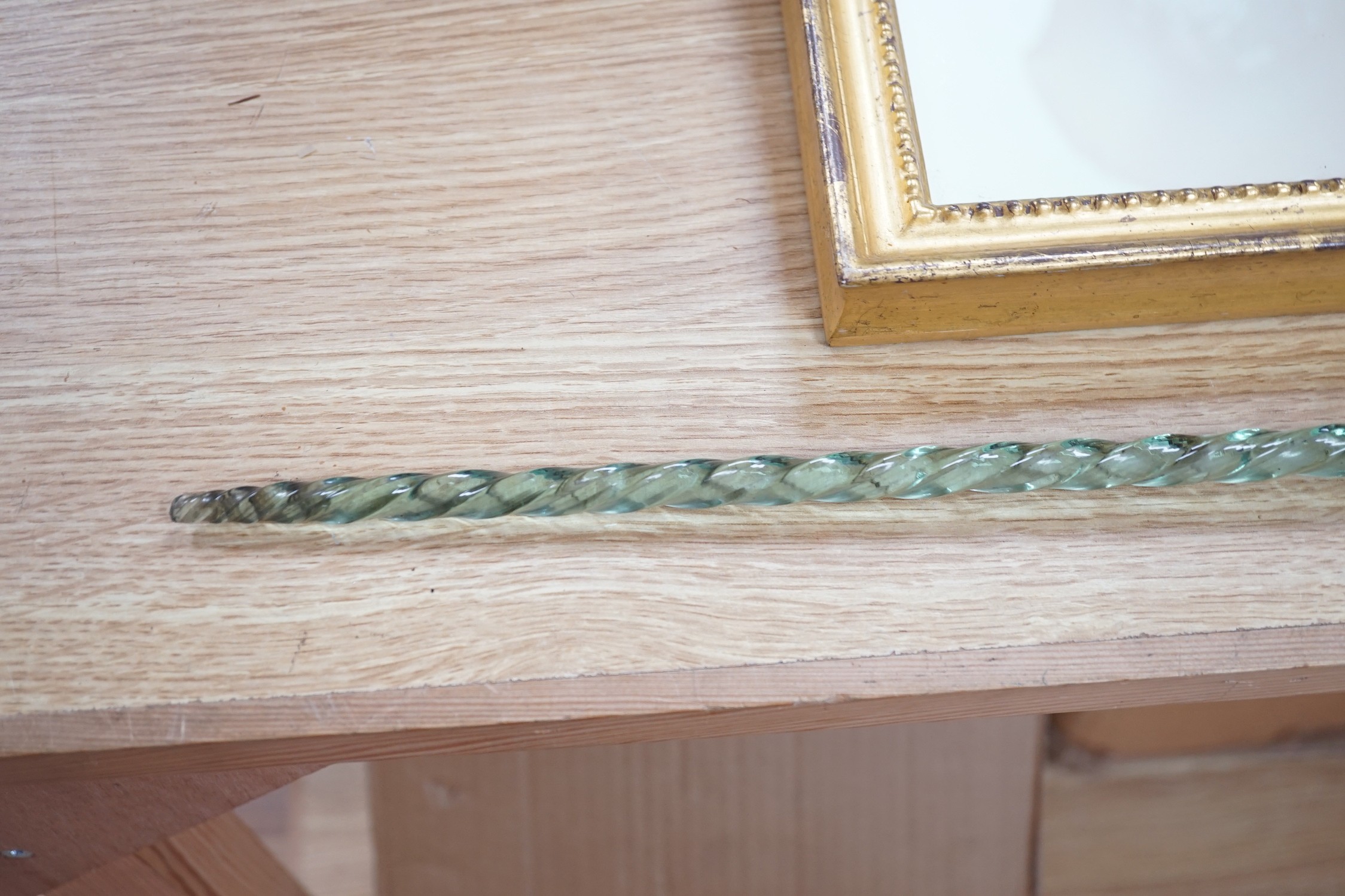 A Victorian green glass walking stick, 107cm - Image 3 of 6