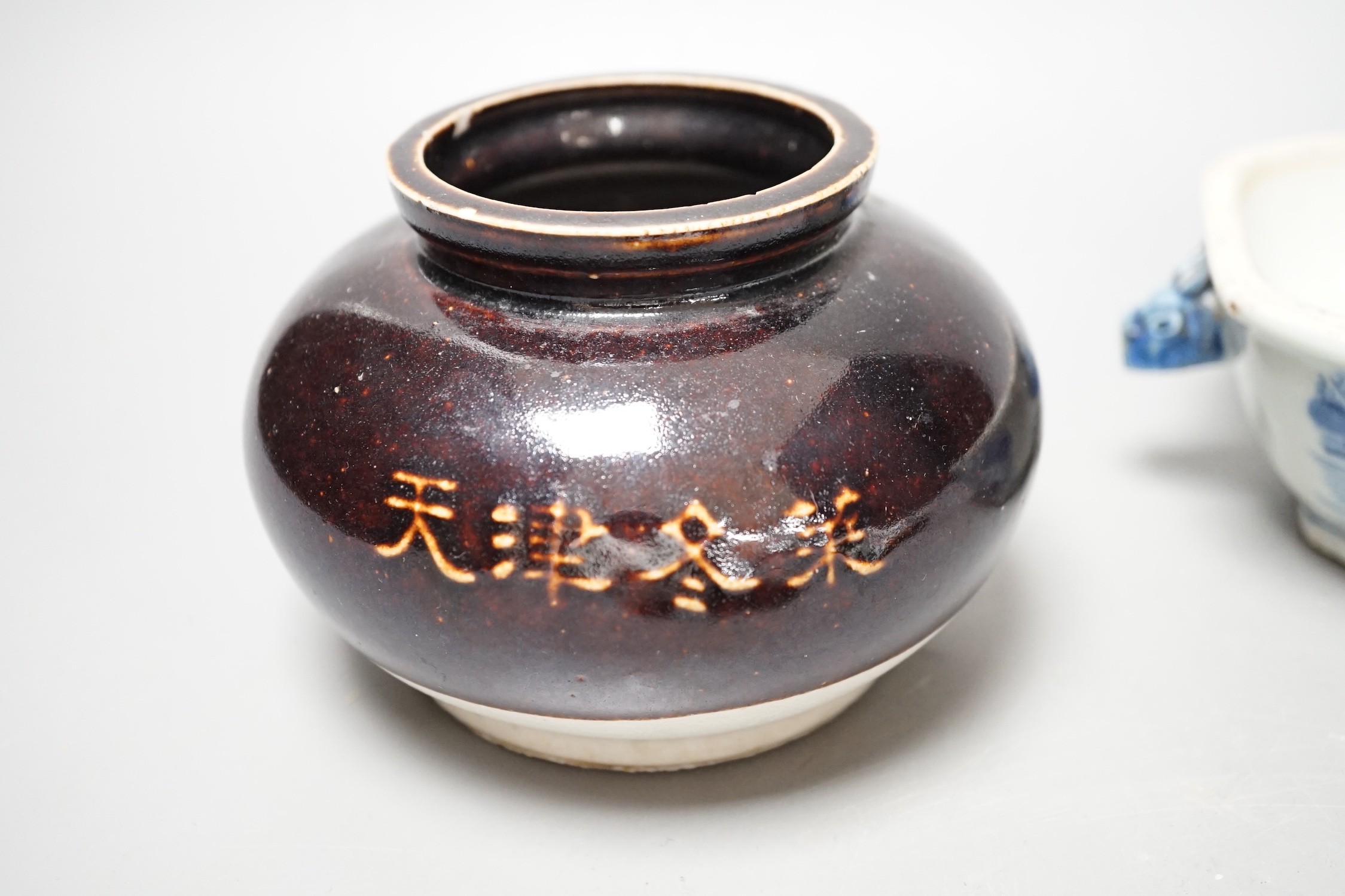 A group of 18th century and later Chinese ceramics (4) - Image 5 of 11