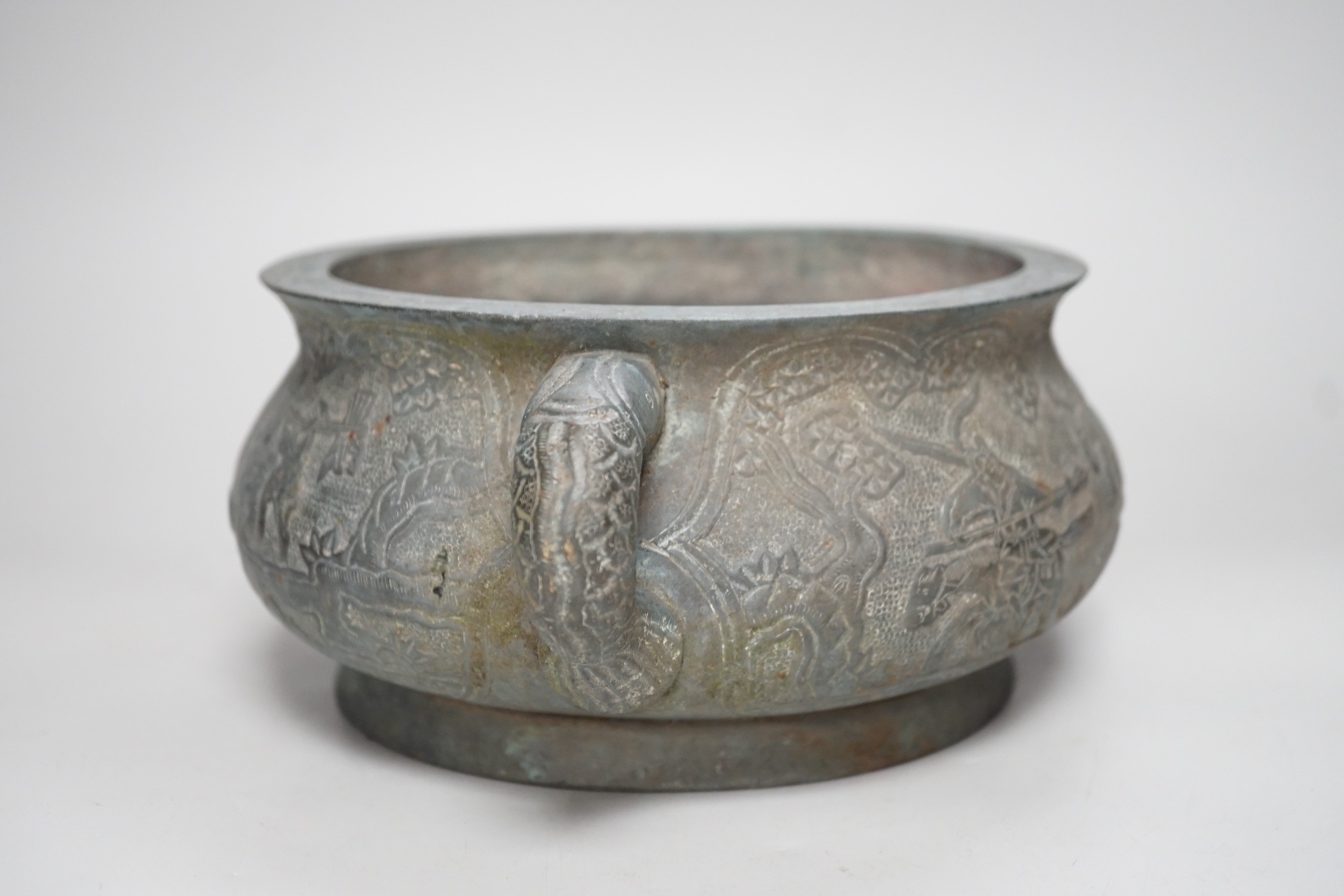 A large late 19th/early 20th century Chinese bronze censer, gui, Xuande mark, together with four - Image 6 of 8