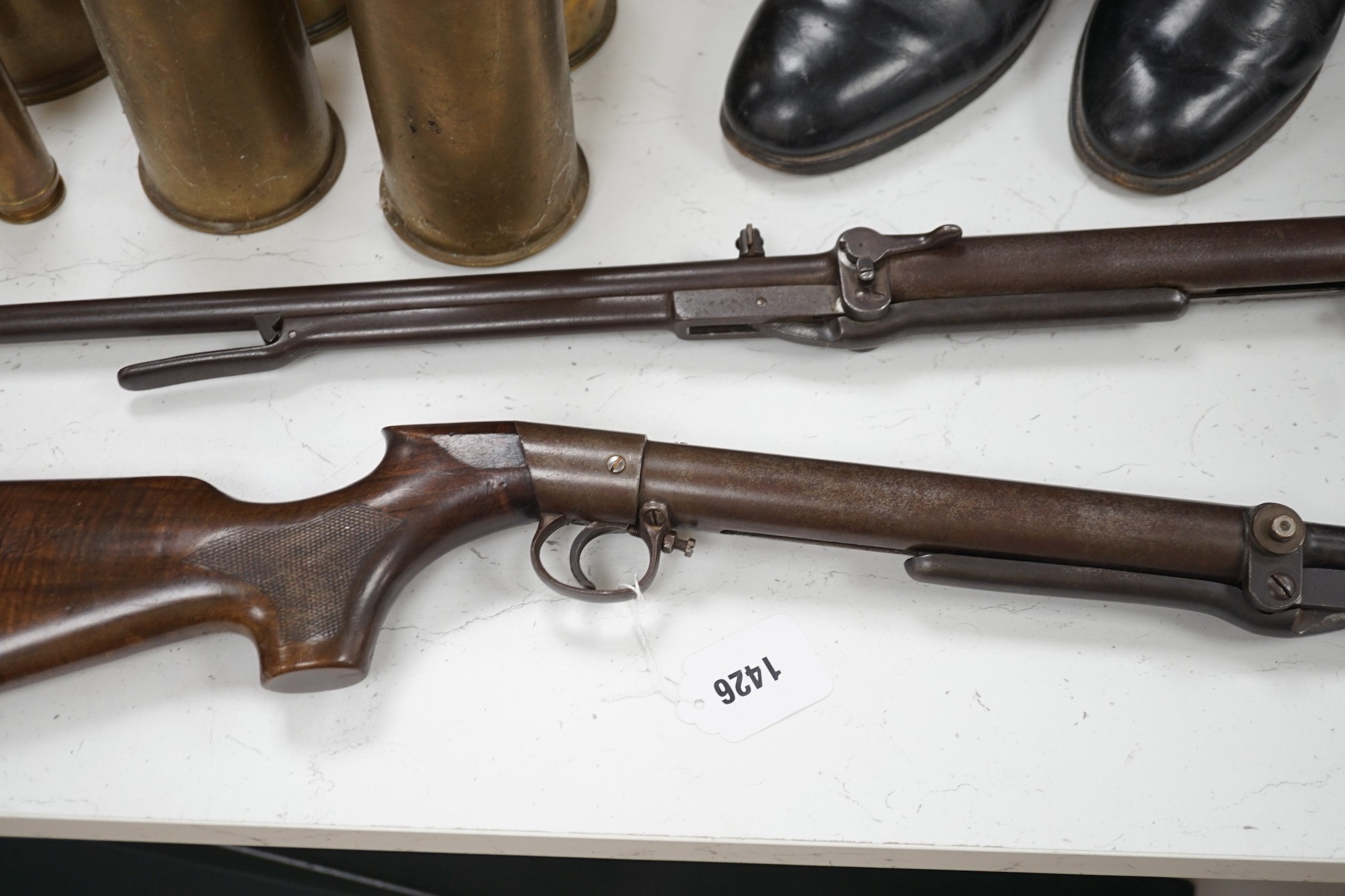 A BSA air rifle no.4343 and a Lincoln Jefferies air rifle no.22657 - Bild 3 aus 5