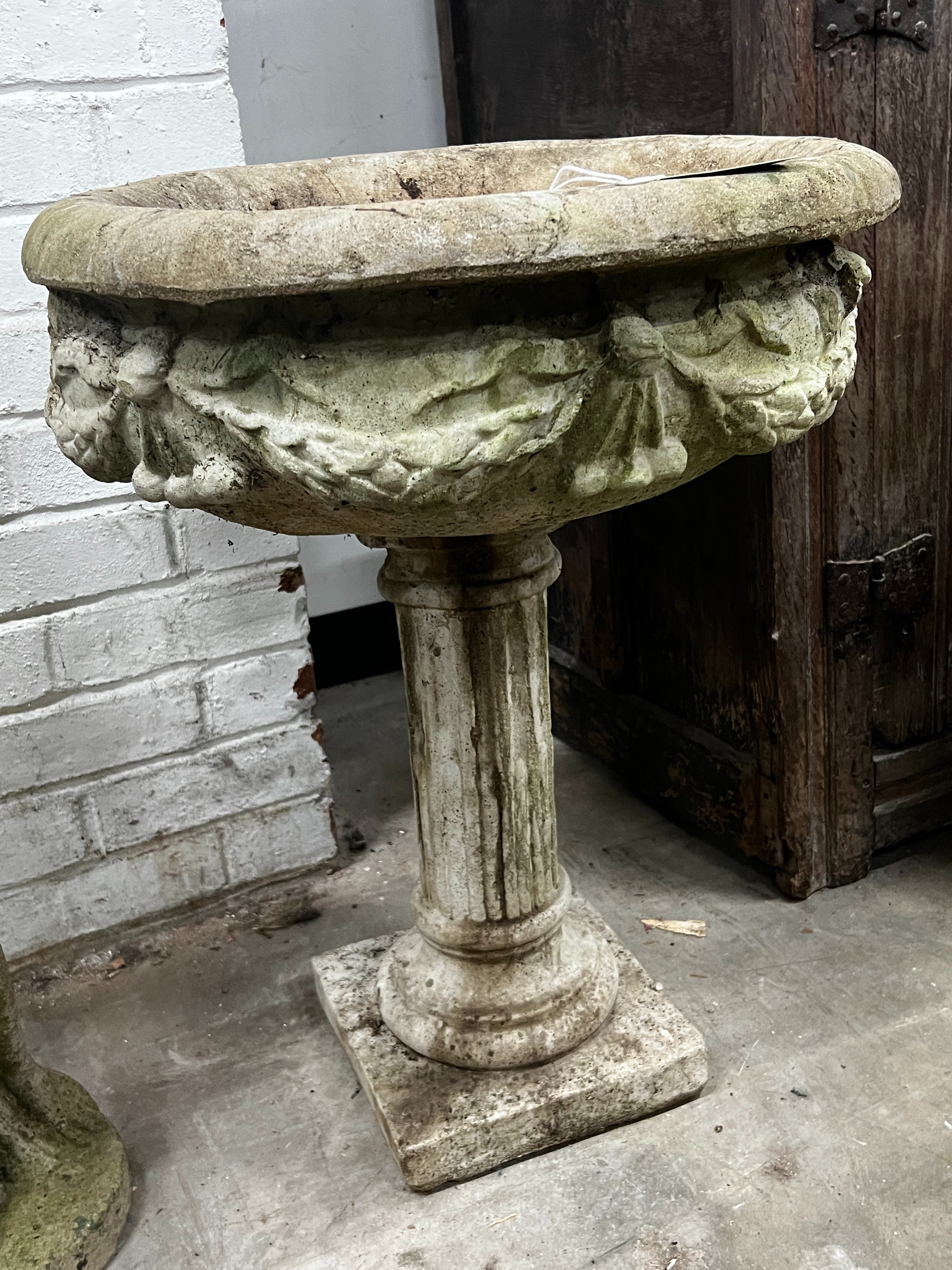 A reconstituted stone circular garden planter, width 49cm, height 65cm - Bild 2 aus 2