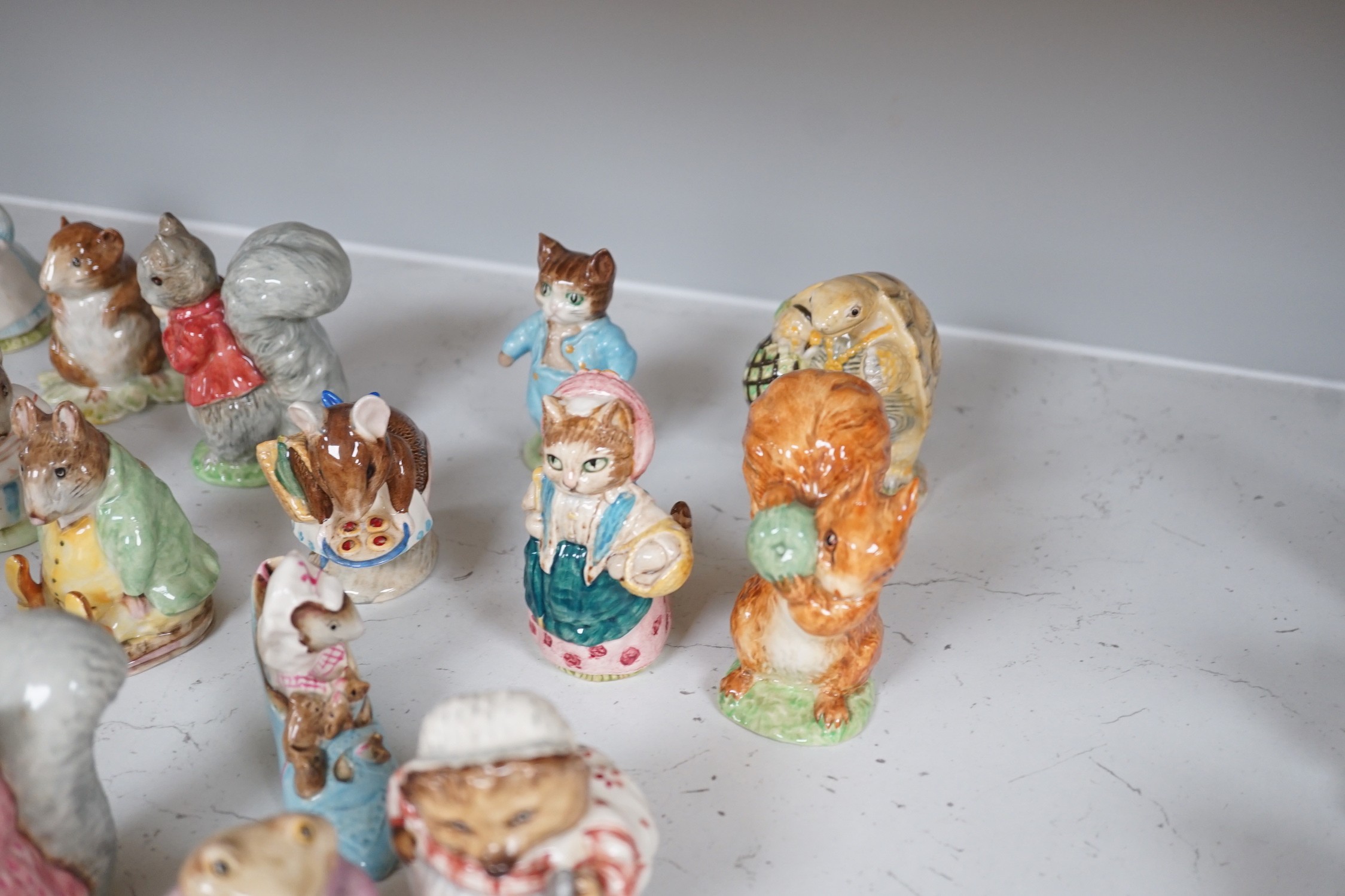 A collection of 24 Beswick Beatrix Potter porcelain animals - Image 4 of 9