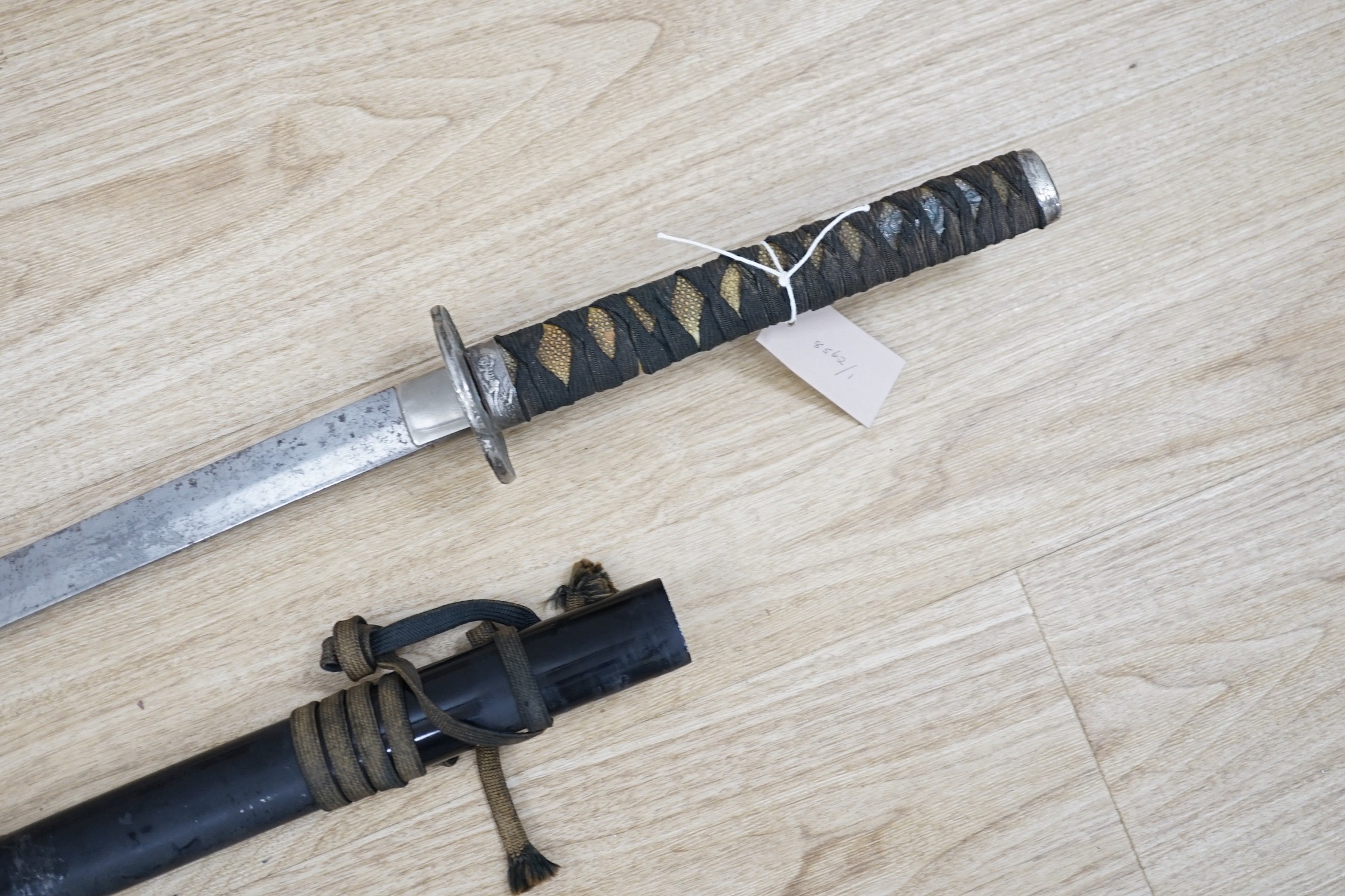 An early 20th century Japanese sword and saya, total length 102cm - Image 6 of 6