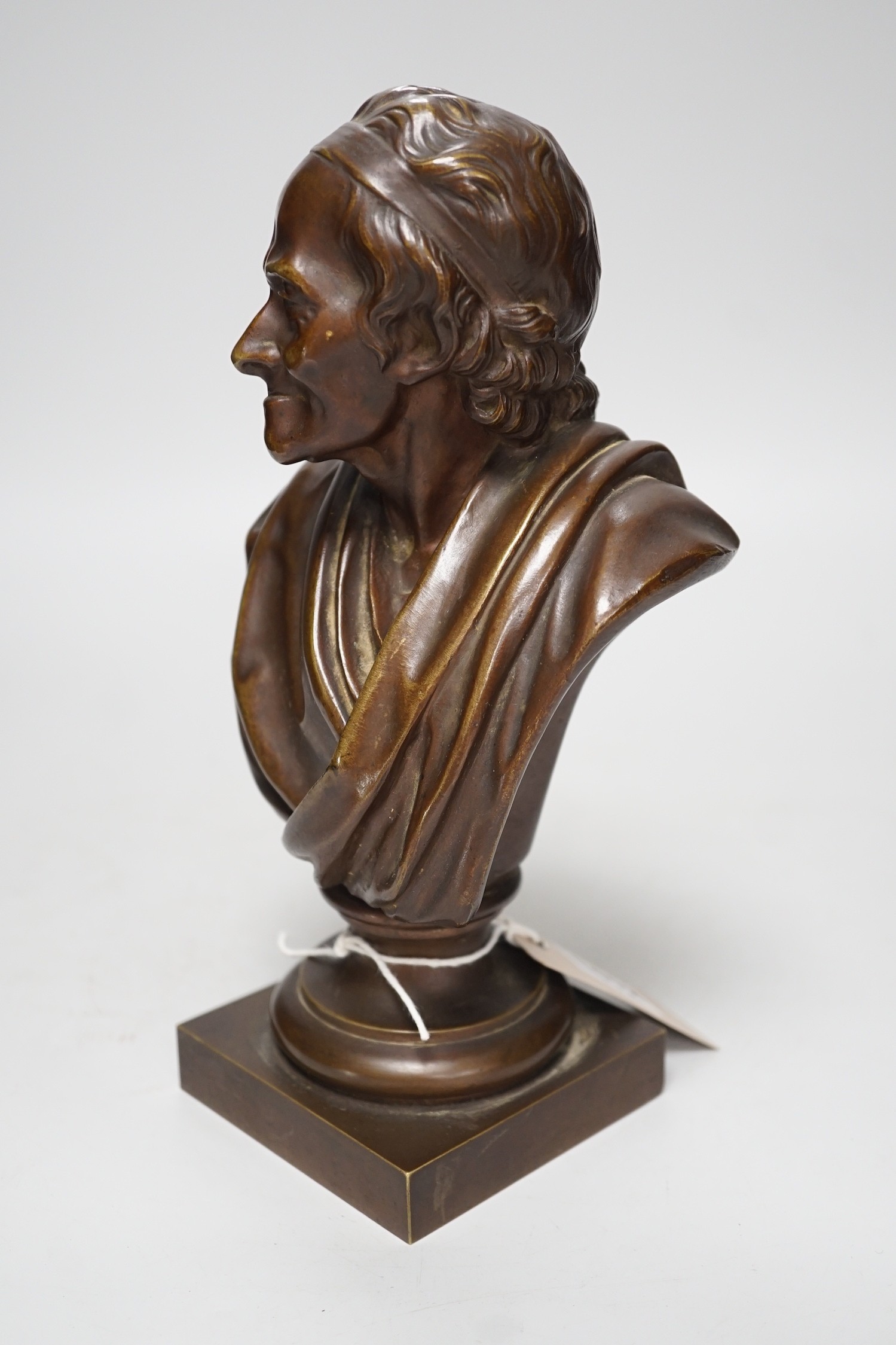 An early 20th century bronze bust of Voltaire, 24cm - Image 2 of 3