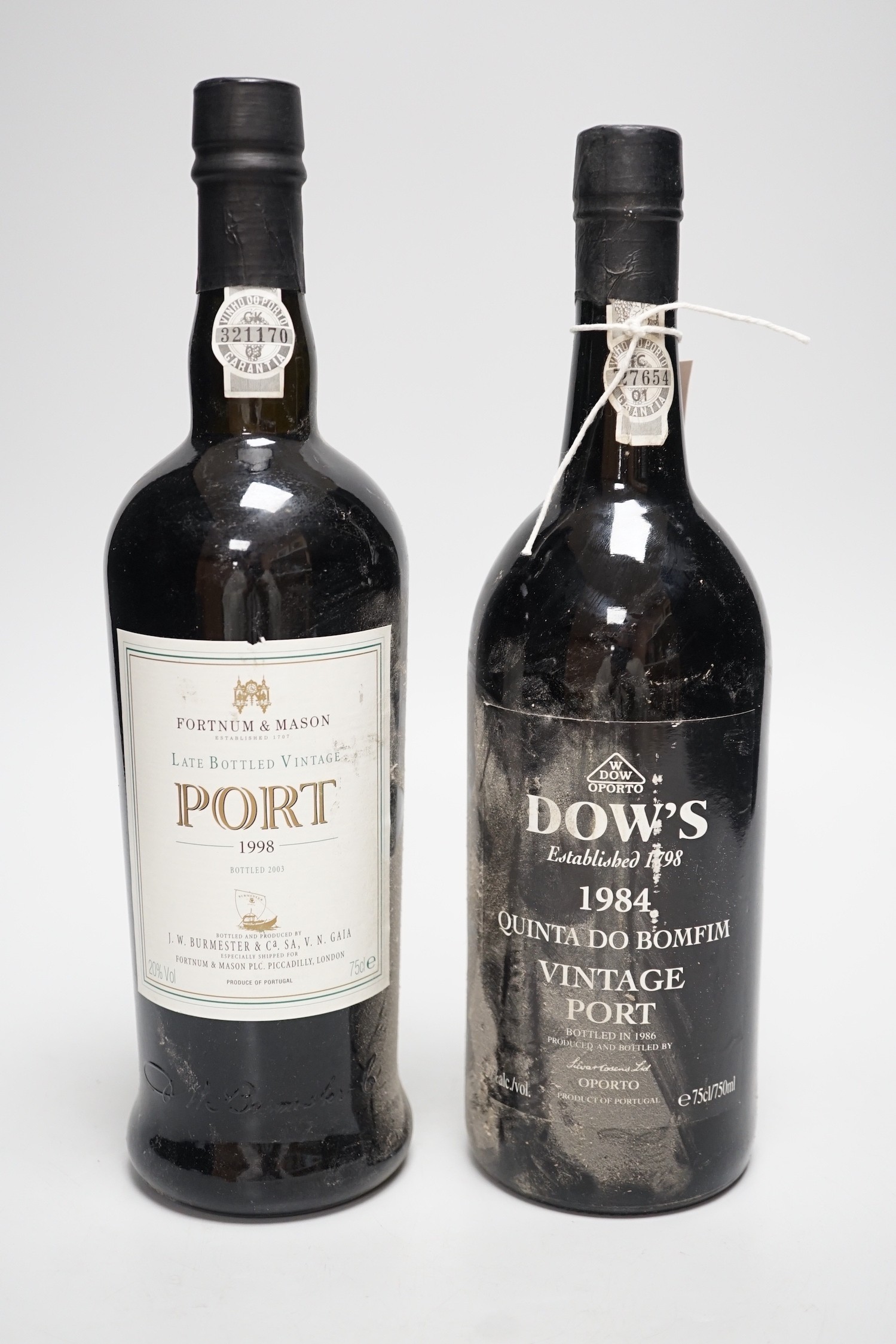 Two bottles of port including a Dow’s 1984 vintage port - Image 2 of 4