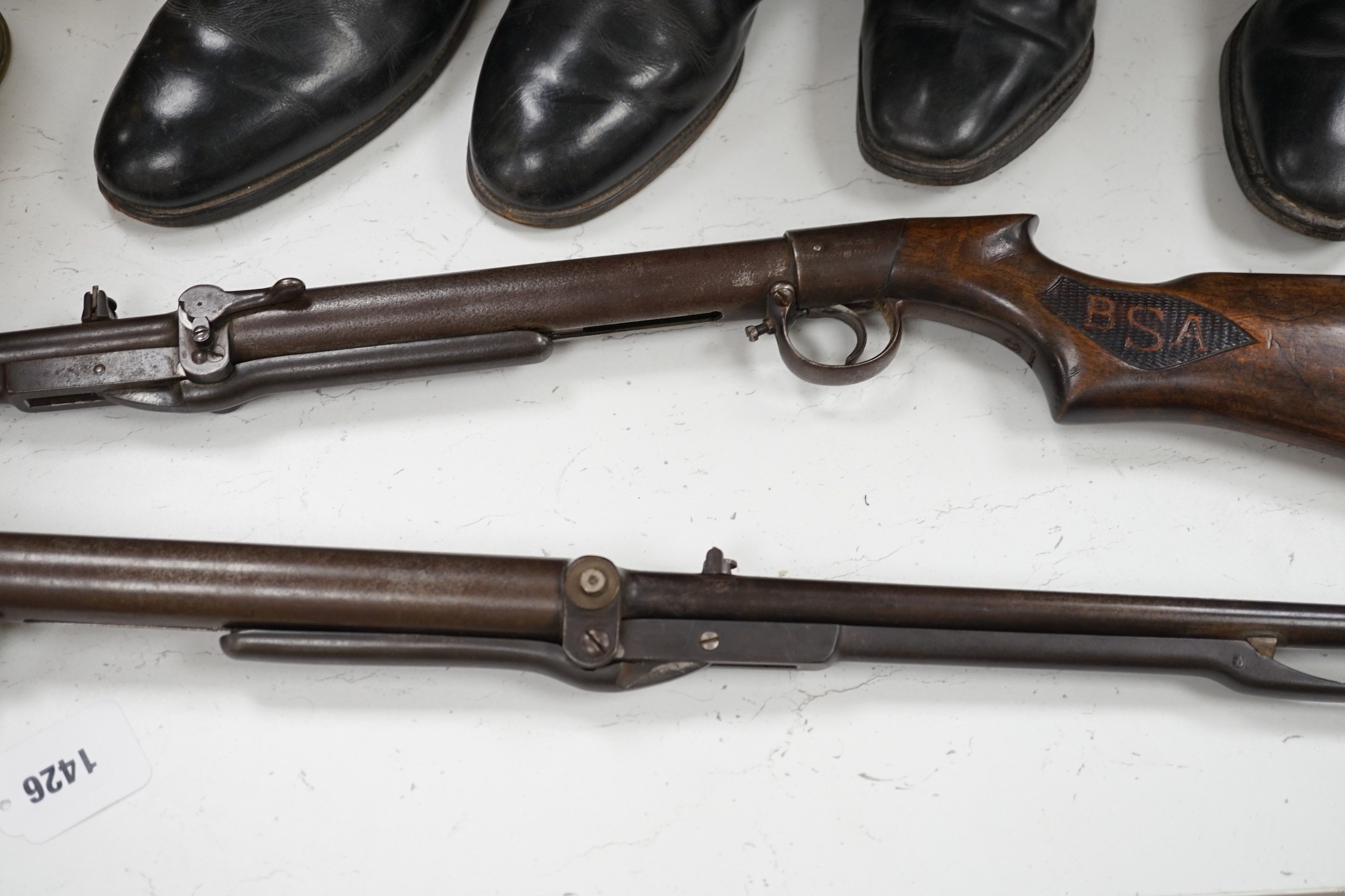 A BSA air rifle no.4343 and a Lincoln Jefferies air rifle no.22657 - Bild 4 aus 5