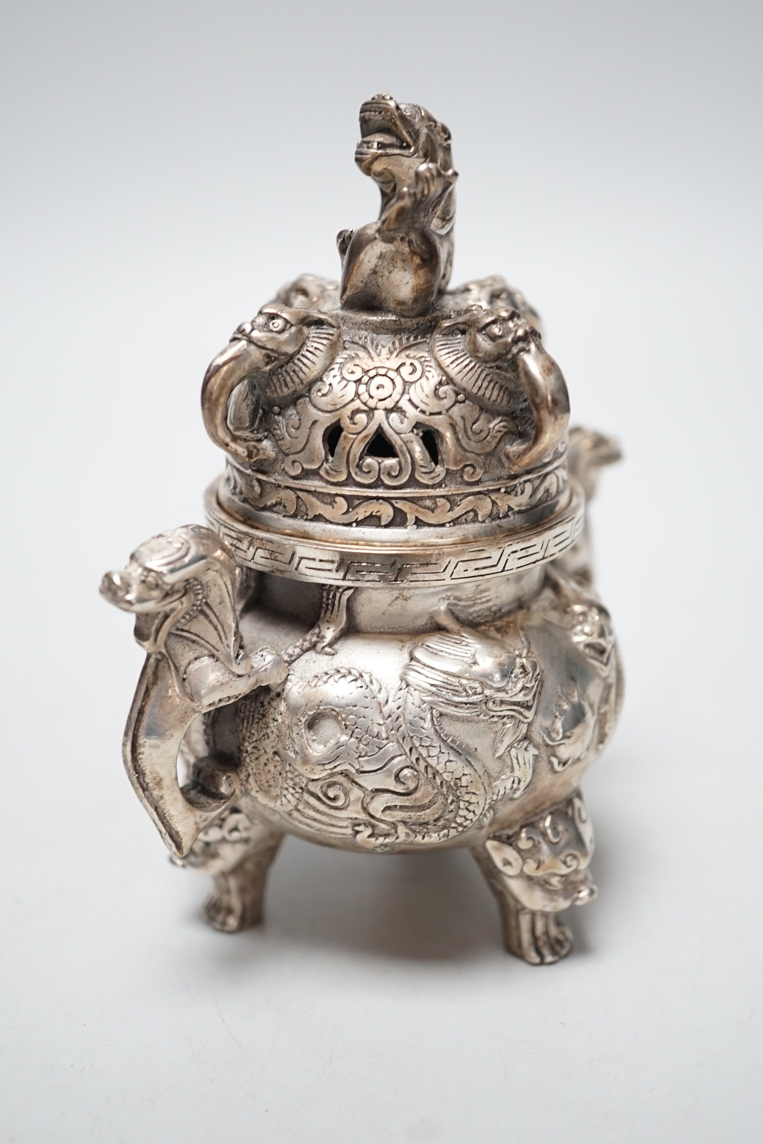 A Chinese cast metal censer and cover, seal mark to base. 13cm tall - Image 3 of 5