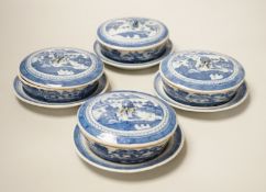 A set of four Chinese Export sauce tureens on stands, early 19th century. 7.5cm tall