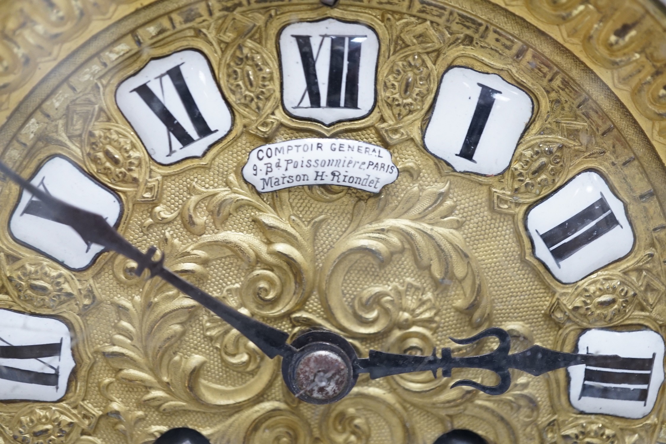 A French brass clock garniture, Comptoir General, 9 Bd Poissenniere, Paris, Matson H. Riondet on - Image 5 of 5