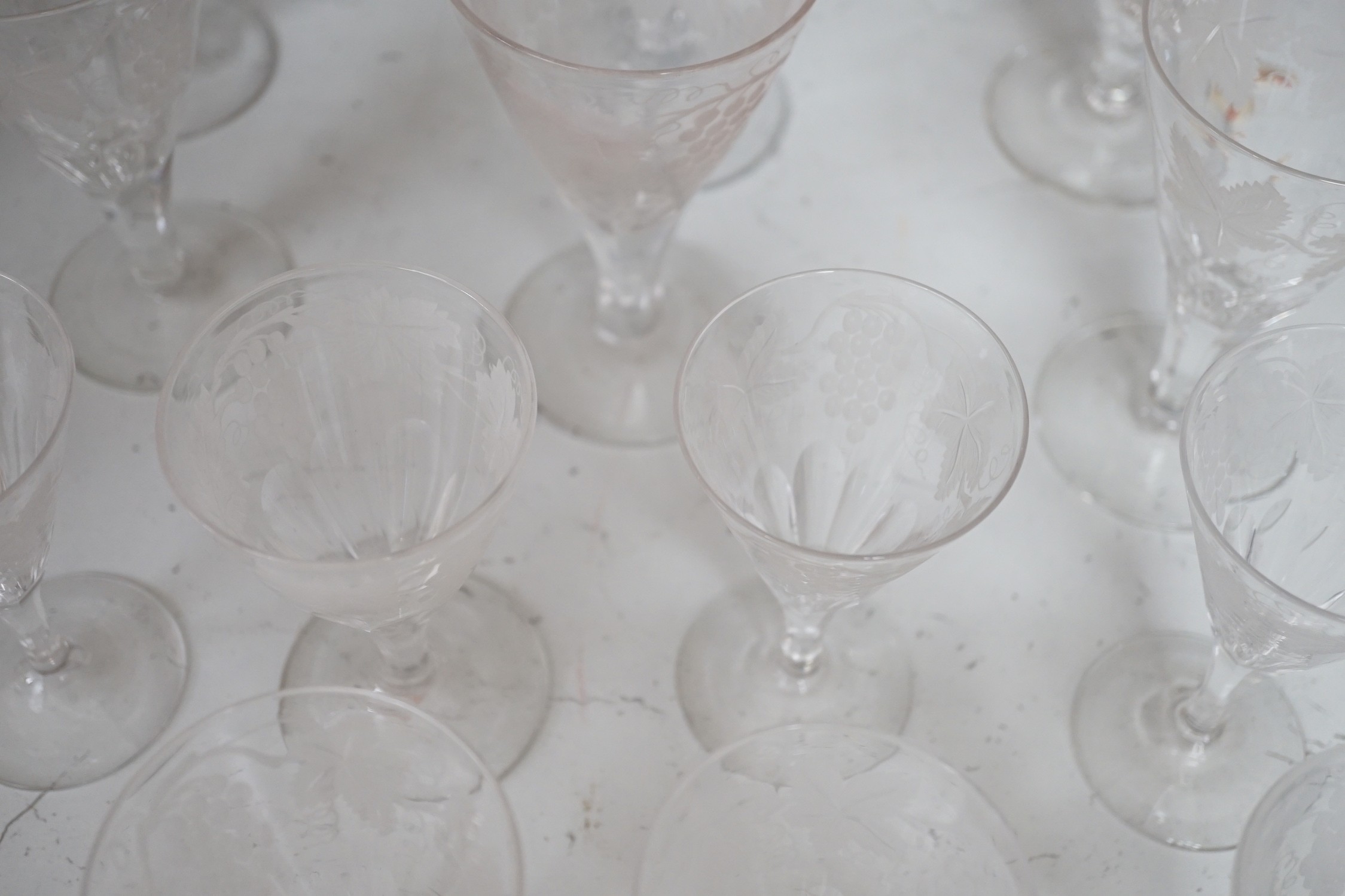 A part suite of Edwardian vineous etched glasses. Tallest 15cm - Image 4 of 6