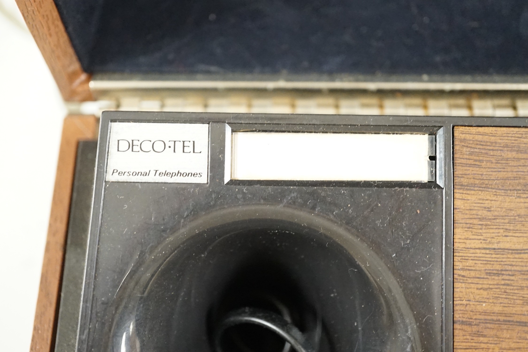 A Deco-Tel personal telephone set in hinged case - Bild 3 aus 5