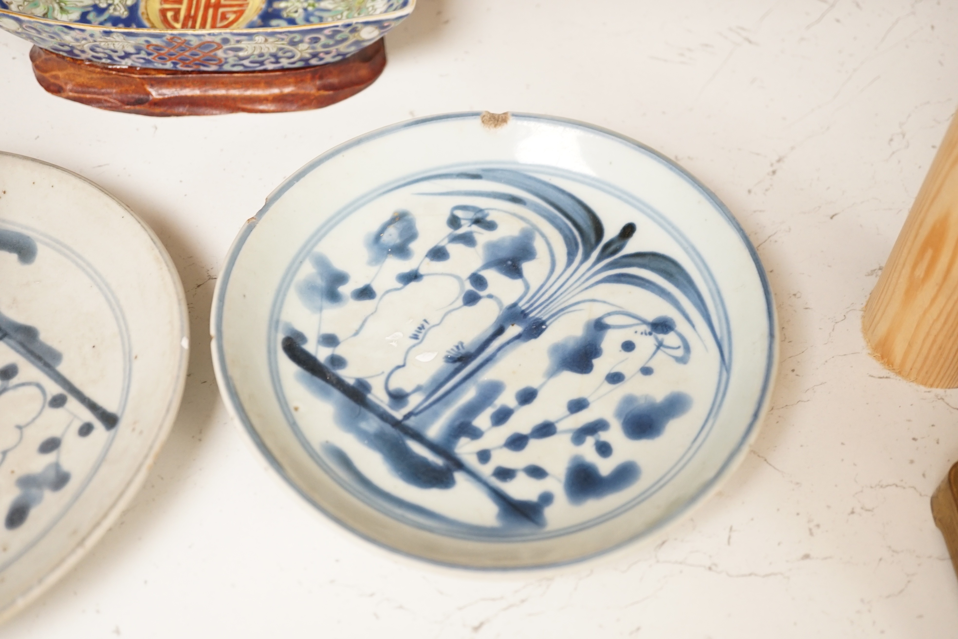 A Chinese enamelled porcelain cup stand, 15.2 cm, two Chinese blue and white plates and a small - Image 2 of 8