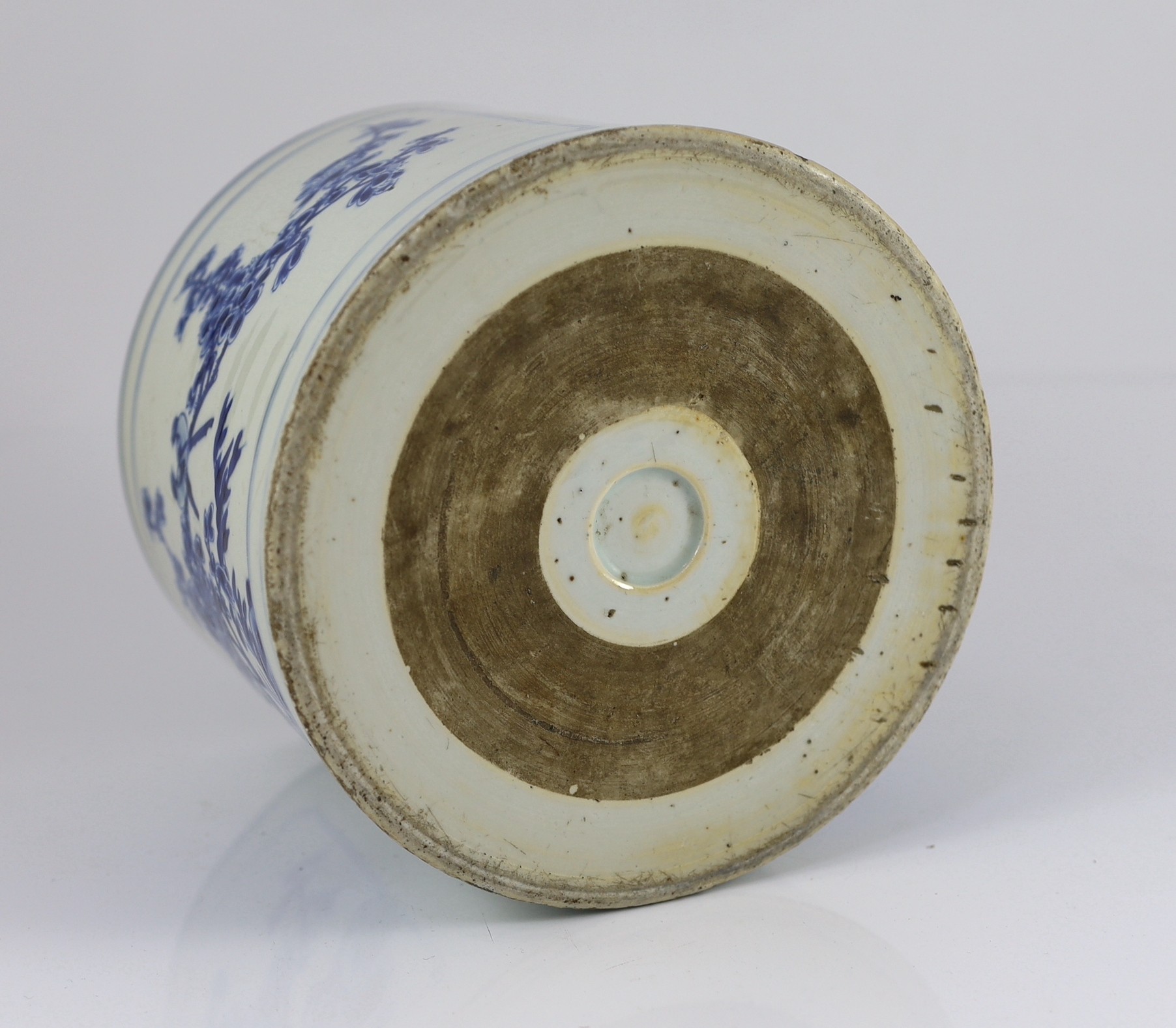 A Chinese blue and white ‘landscape’ brushpot, bitong, Kangxi period, painted to rectangular - Image 7 of 7