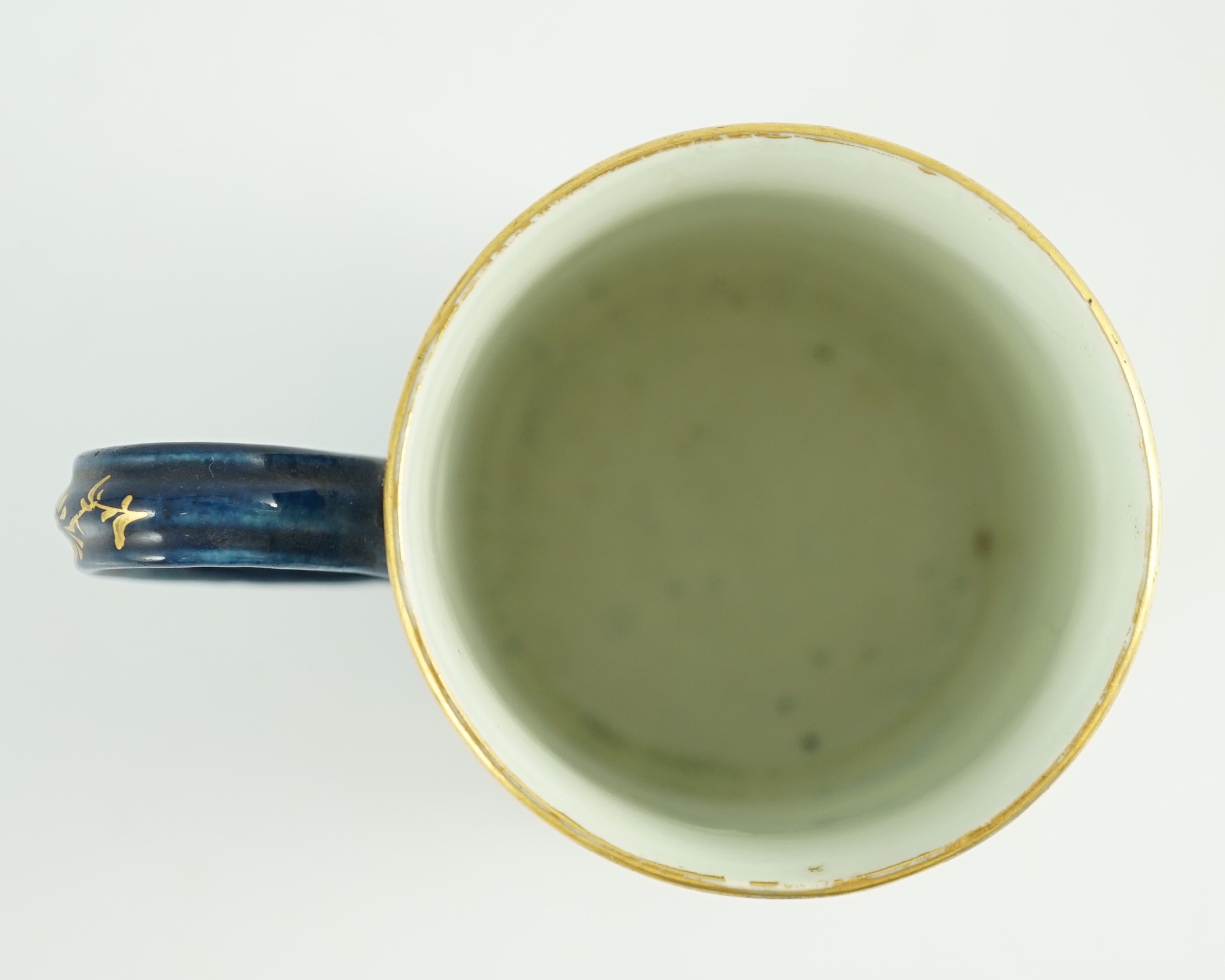 A Worcester kakiemon powder blue small mug, c.1765, painted with a bird, wheatsheaf, flowers and - Image 7 of 8